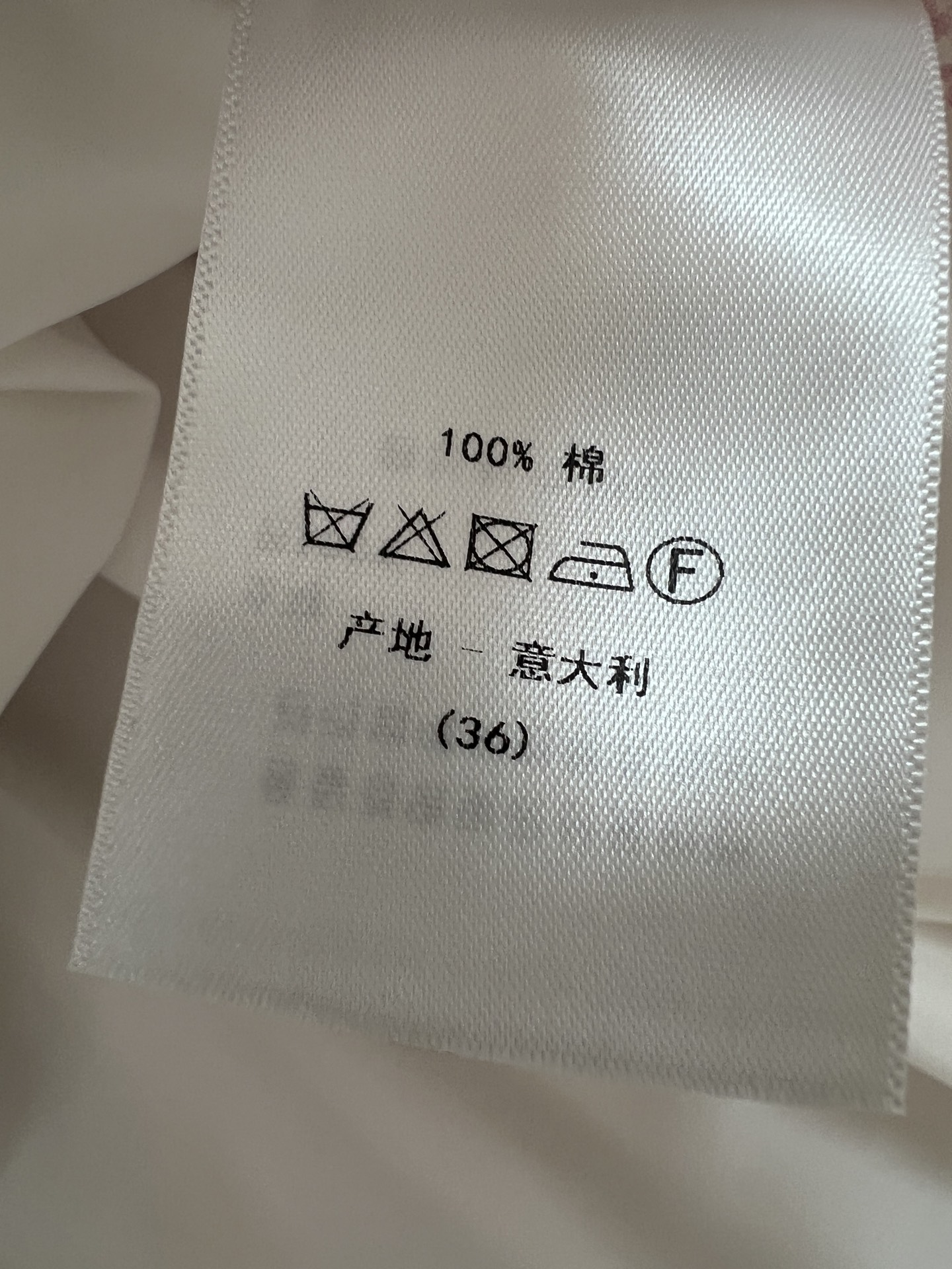 D家 26夏季新款 粉色印花衬衫裙 采用纯棉轻盈透气面料 夏季穿超舒服 白色底配粉色花卉 清新又浪漫 中