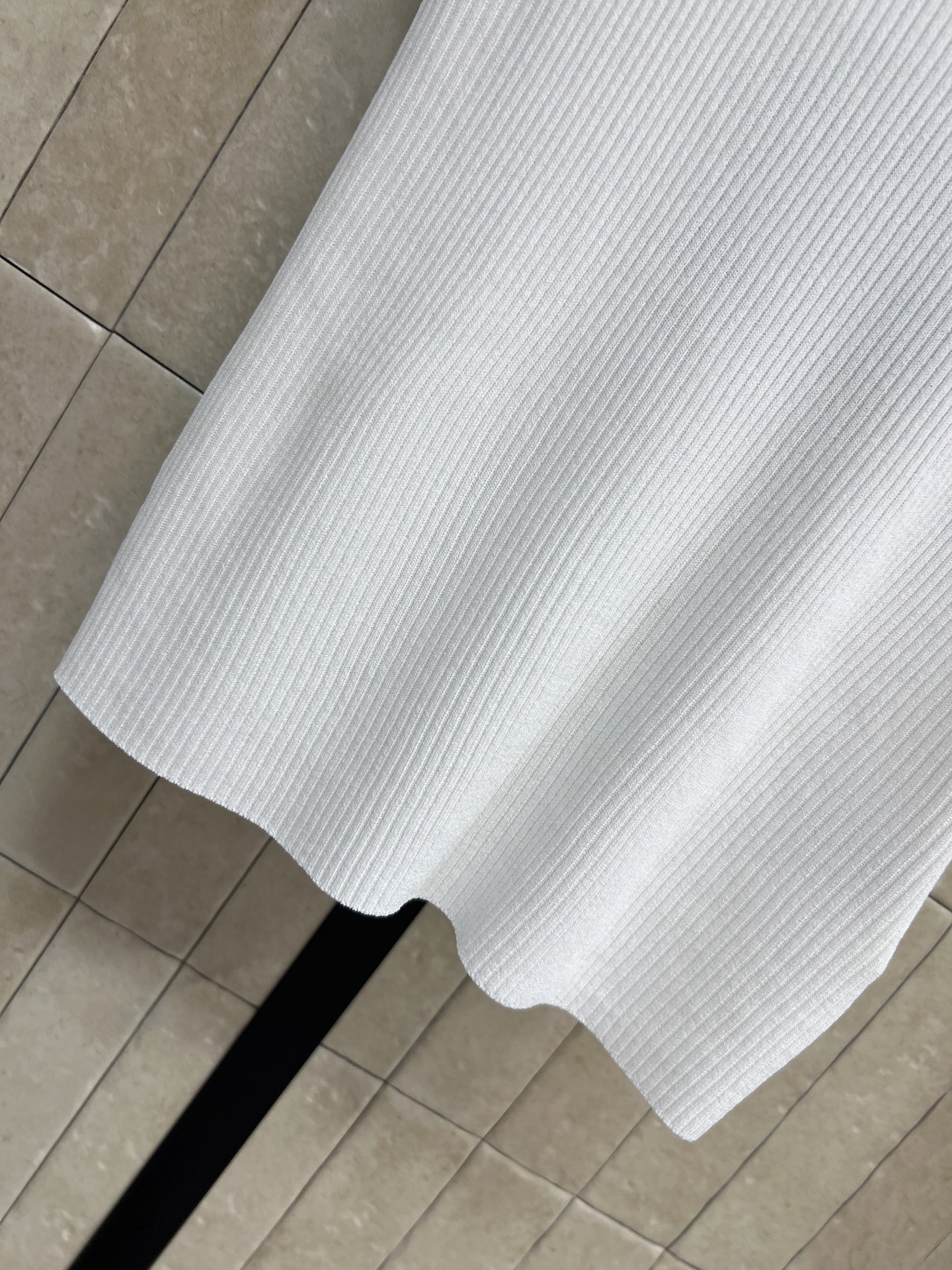 PD家 26夏季新款 U领三角标背心 面料高弹力修身显瘦不紧绷 贴合身形超舒适 修身剪裁+U型领口 简约