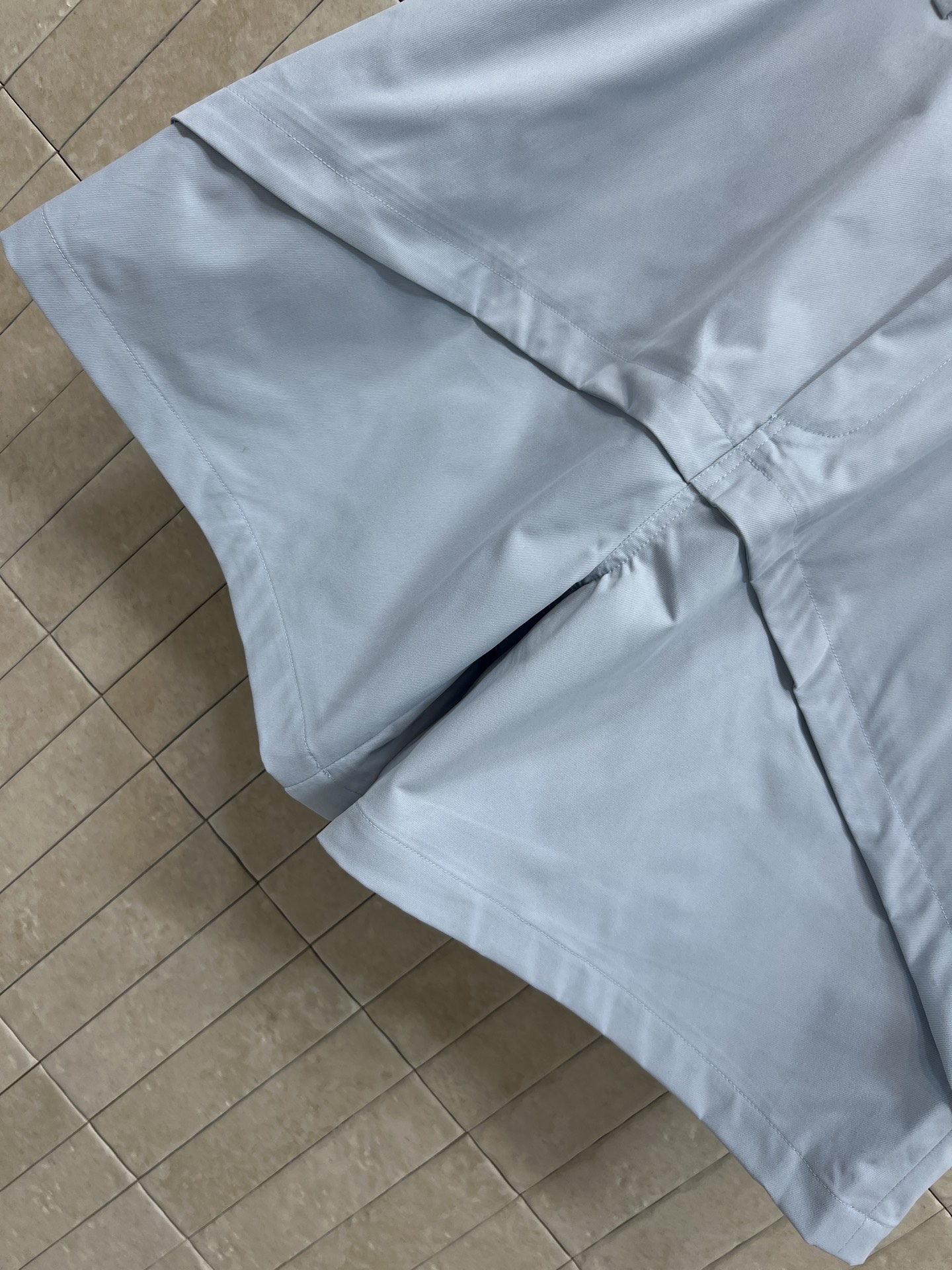 LW家 26夏季新款 浅蓝色中裤 选用高品质纯棉 柔软透气 夏天穿超舒服 宽松版型+层次剪裁 时髦又实用