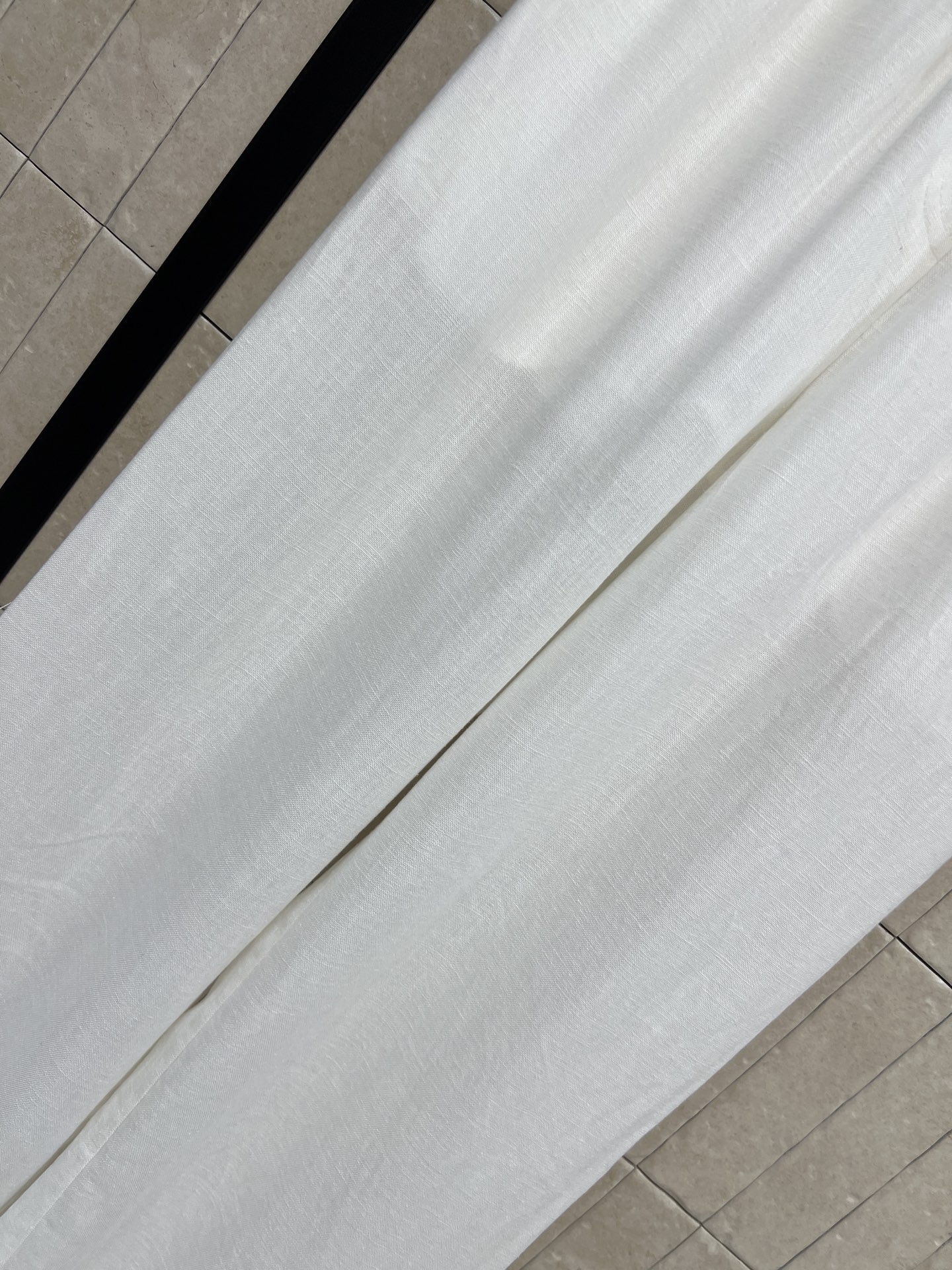 PD家 26夏季新款 白色抽绳阔腿长裤 采用亚麻混纺面料 松紧腰+抽绳设计 适合各种身材 穿脱也很方便 