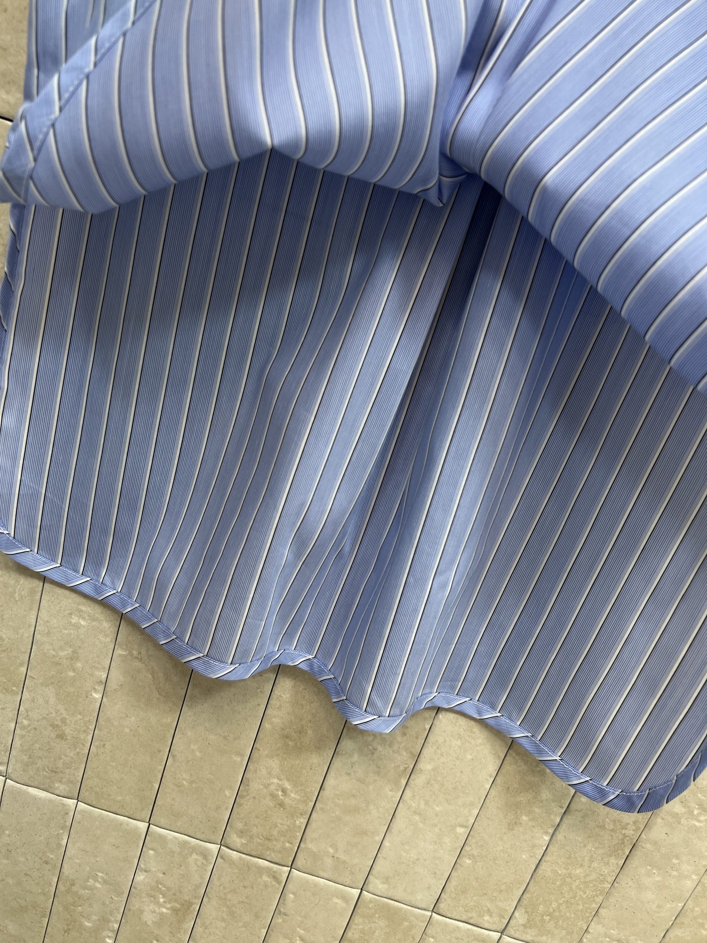 LW家 26夏季新款 条纹无袖衬衫 纯棉轻薄透气面料 夏天穿超舒服 无袖+扭结下摆设计 腰部系带可调节 