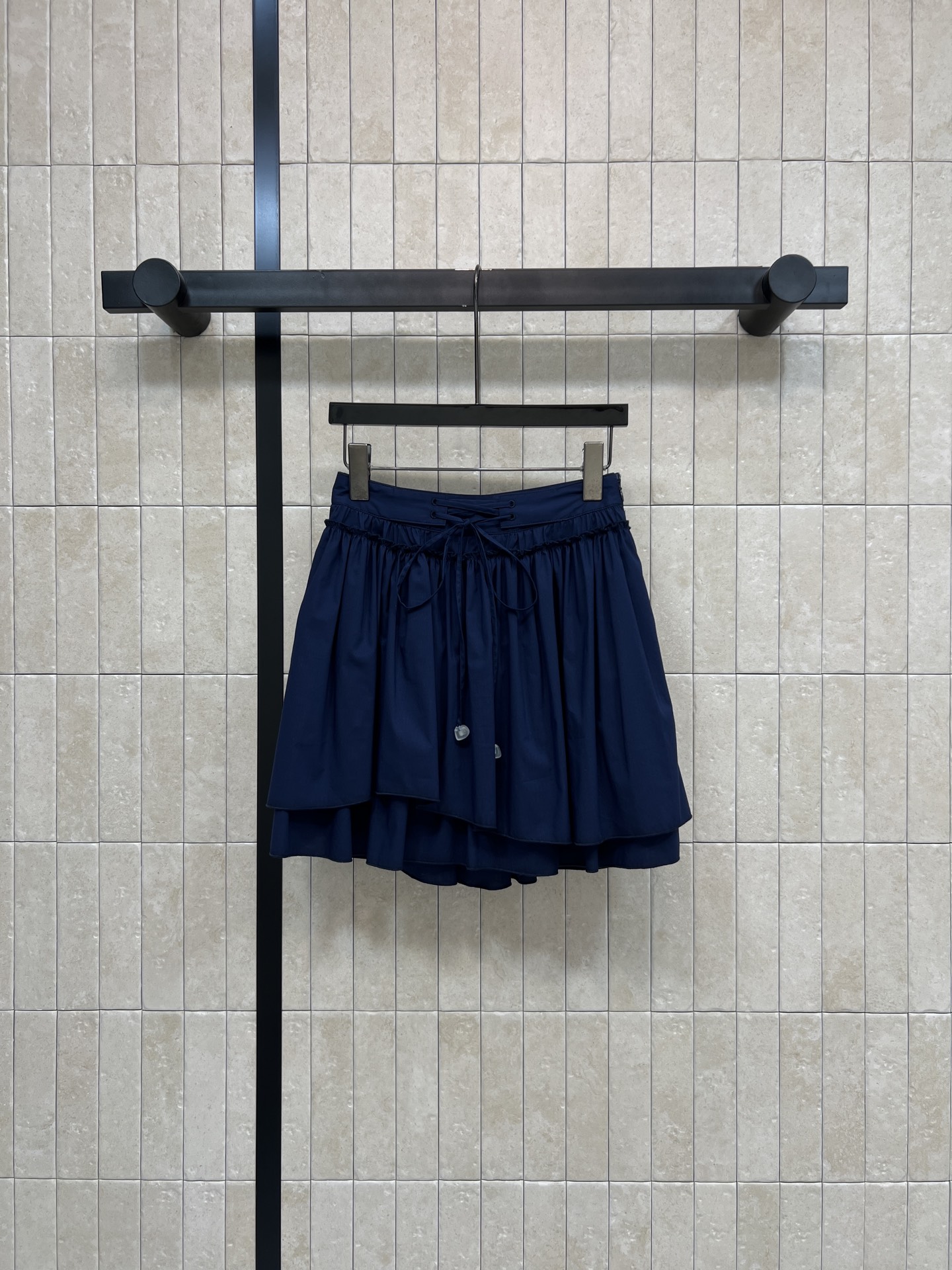 NO:837249,LW Home’s 26 new summer style waist-cinching puffy skirt. Made of lightweight pure cotton fabric. Layered A-line version. Full of fluffiness but not bloated. Drawstring waist design to adjust waist. Practical and beautiful. Rich layers of skirt. Elegant atmosphere. Gentle and versatile. Easily matched with various tops. Great for summer vacation or daily wear. Four sizes in two colors, Size/S-M-L-XL,,skirts,19860909LW家 26夏季新款 收腰蓬蓬半裙 采用轻盈纯棉面料 分层A字版型 蓬松感满满又不臃肿 抽绳收腰设计可调节腰围 实用又美观 裙摆层次丰富 优雅氛围感拉满 温柔百搭 轻松搭配各种上衣 夏日度假或日常穿搭都很出彩 两色四码Size/S-M-L-XL,,skirts,,Women's clothing