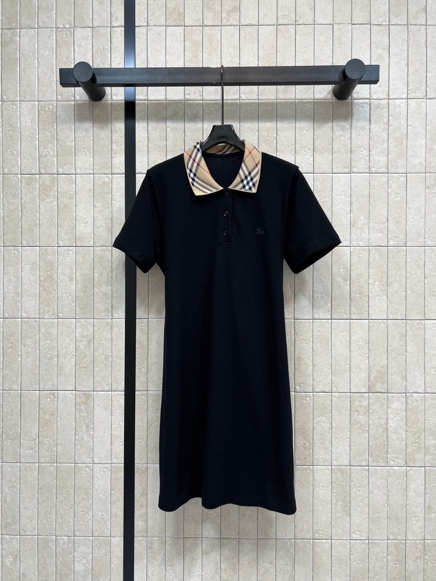 BUR家 26夏季新款 格纹Polo裙 棉质面料柔软舒适 夏天穿超合适  短袖设计 经典格纹领 侧边的小