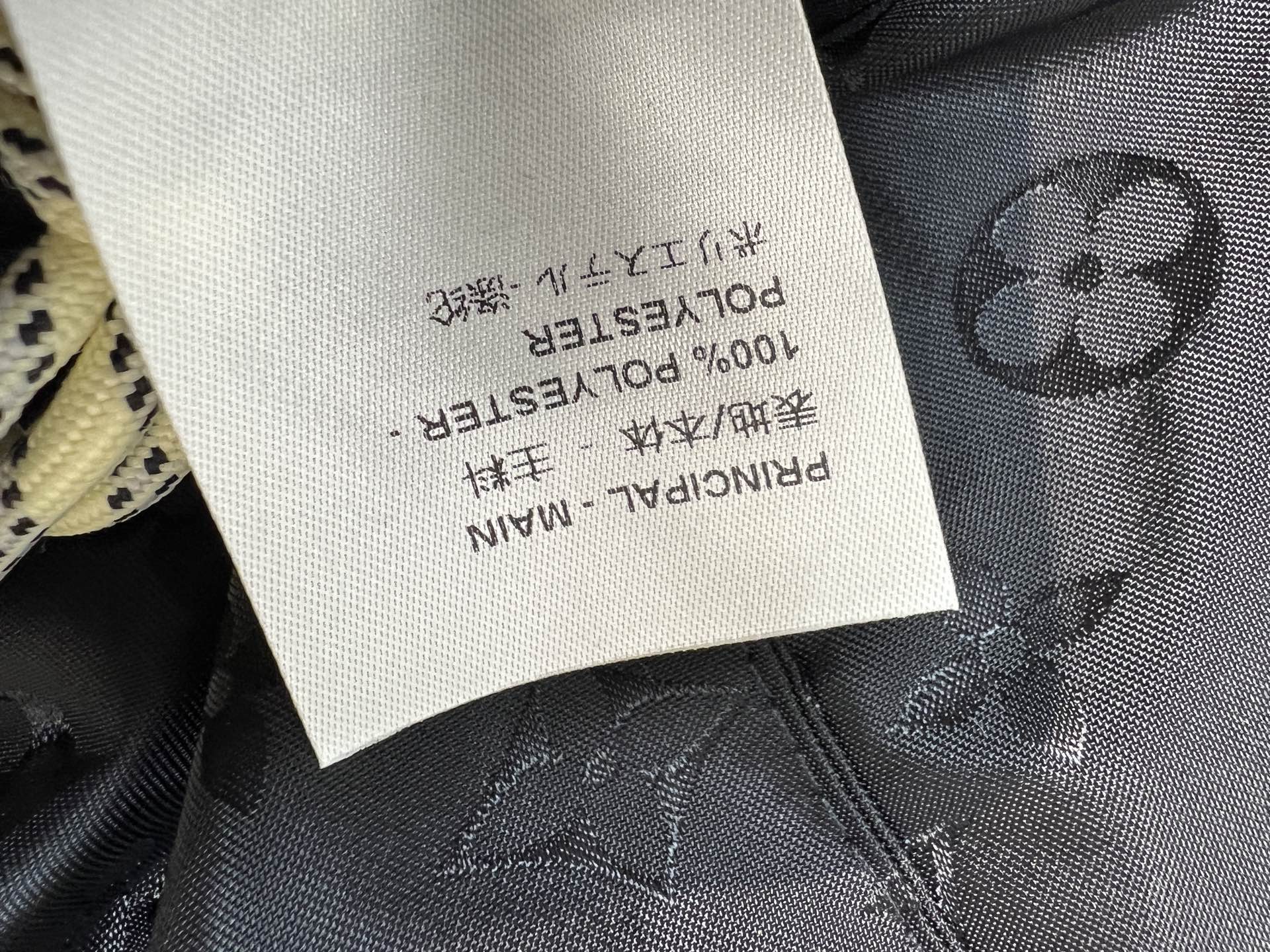 L家 26夏季新款 卡其色抽绳短裤 采用轻薄透气面料 宽松版型+大口袋设计 实用又有型 抽绳松紧腰 适合