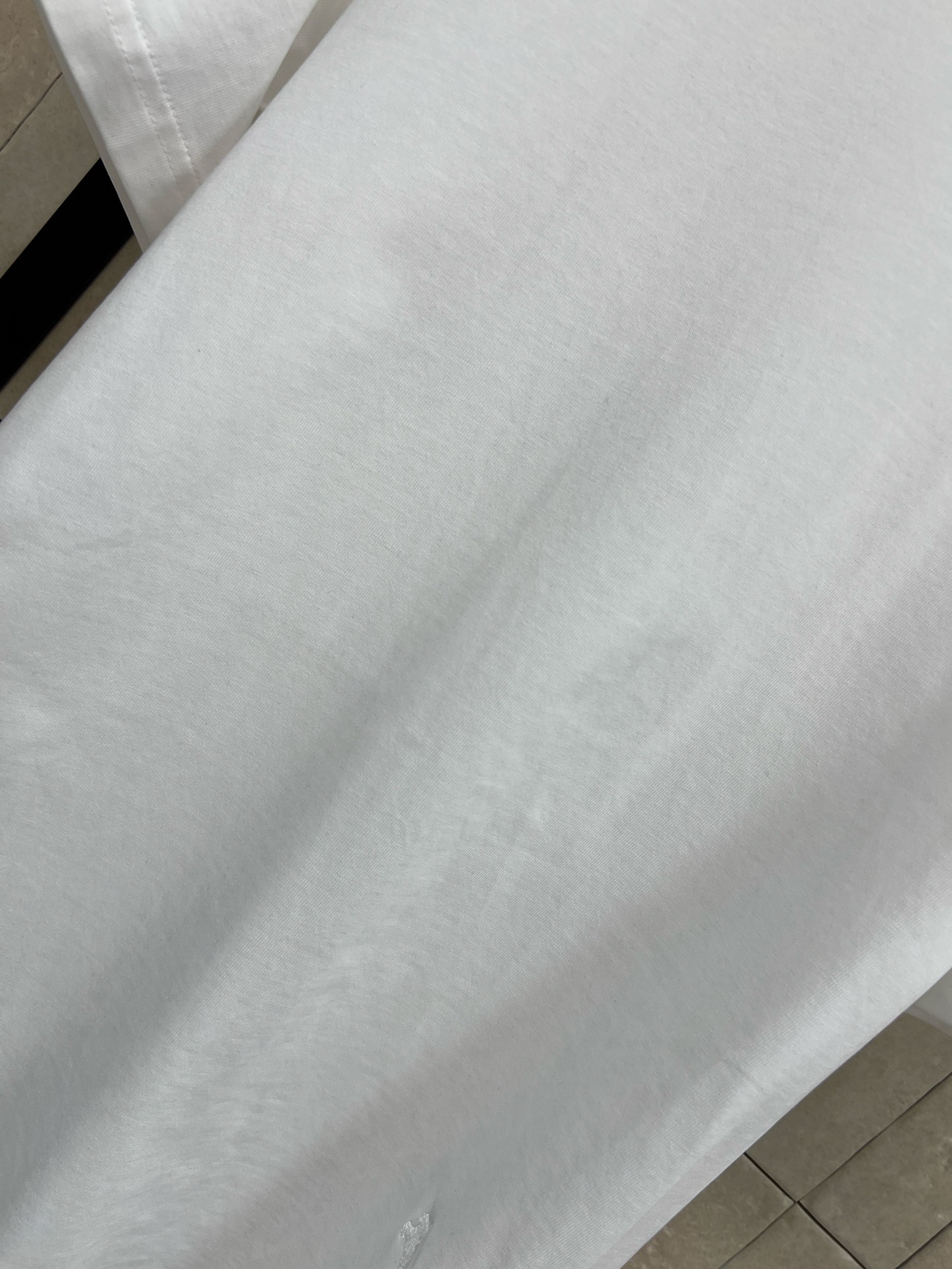 BUR家 26夏季新款 白色短袖T恤 纯棉材质 柔软透气 夏天穿超舒服 圆领+格纹装饰 肩部绑带设计 细