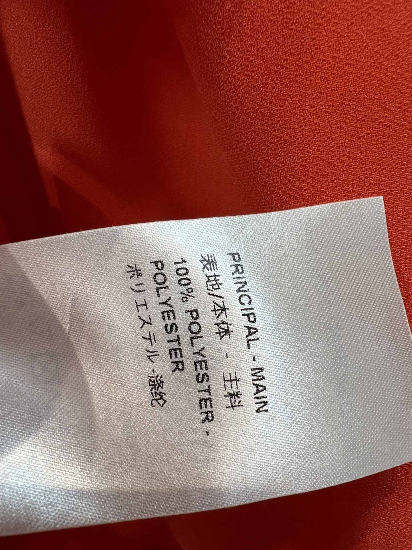 L家 26夏季新款 短款连帽外套 垂顺抗皱面料 透气不闷汗 下摆抽绳 把腰掐得刚刚好 胸前大口袋+抽绳细