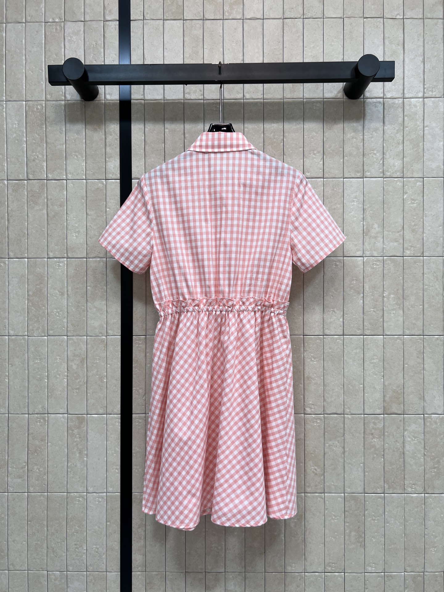 LW家 26夏季新款 粉色格纹连衣裙 轻薄透气面料 夏天穿超舒服不闷汗 A字裙摆+松紧花边收腰 修饰身材