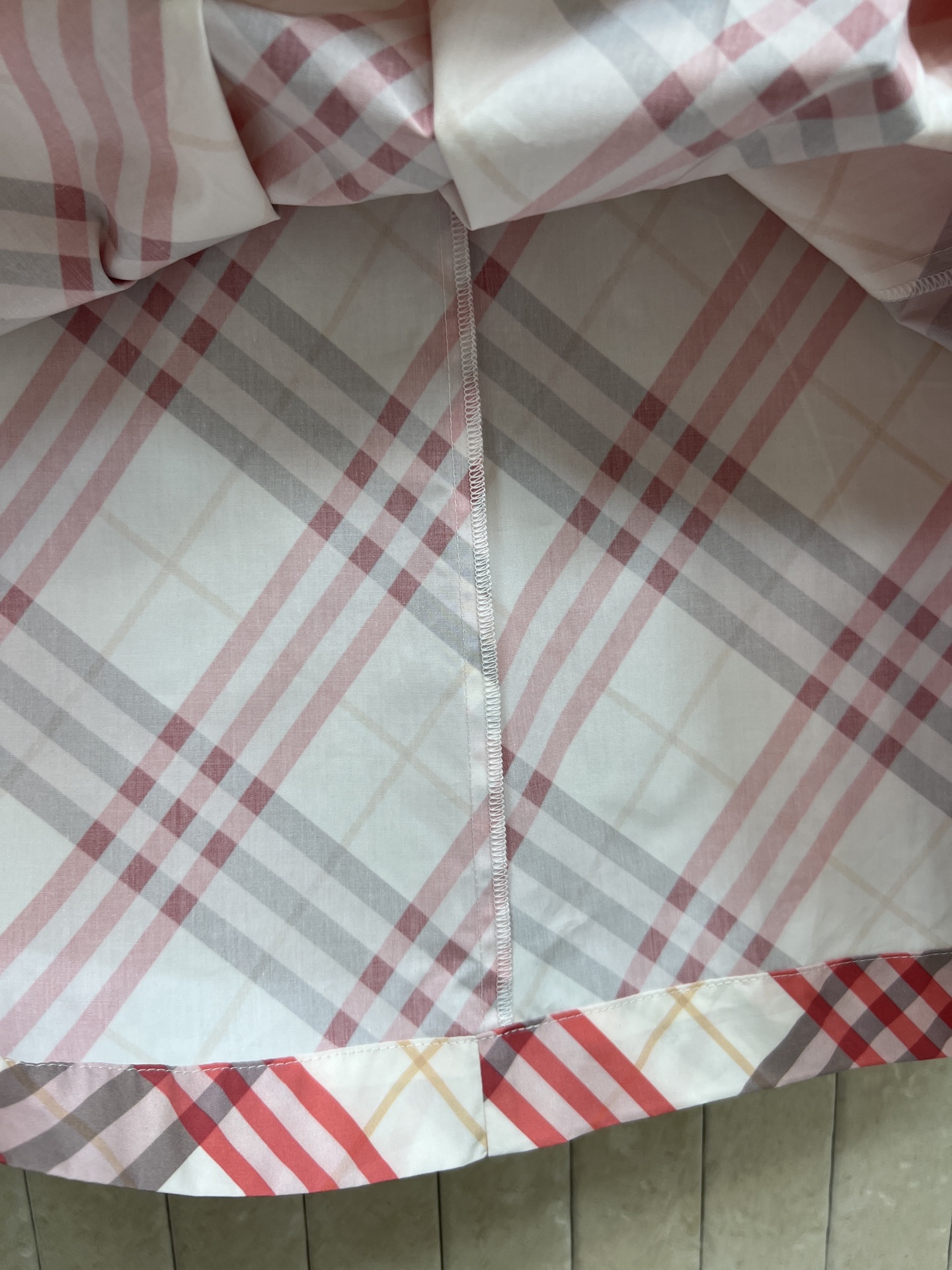 BUR家 26夏季新款 粉色格纹连衣裙​​ 经典格纹+柔和粉色调 英伦风满满 无袖设计 轻薄透气 穿着舒
