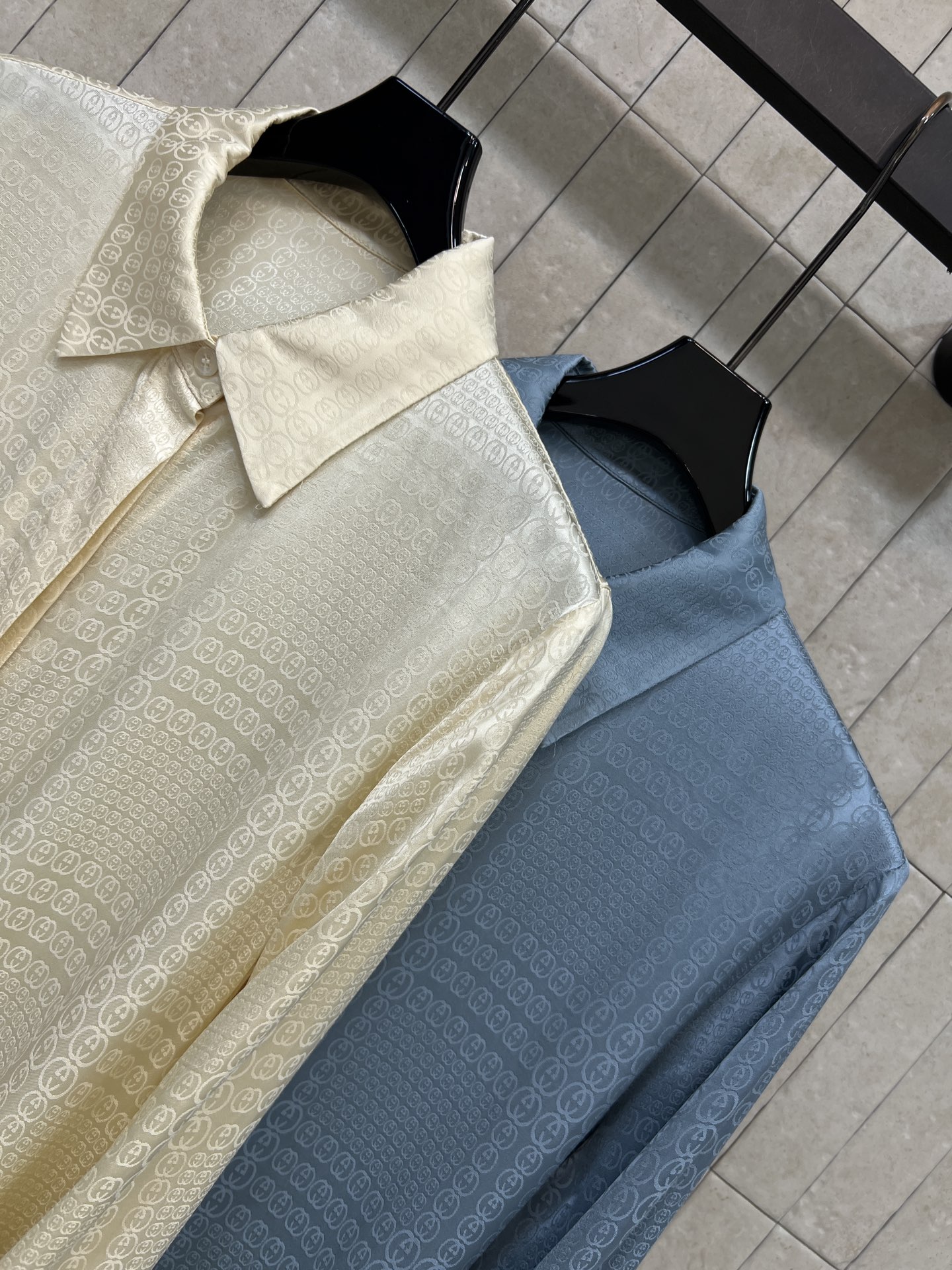 G家 26夏季新款 GG提花长袖衬衫 自带柔光缎面质感 暗纹提花低调显贵 经典翻领 正肩长袖修饰手臂线条