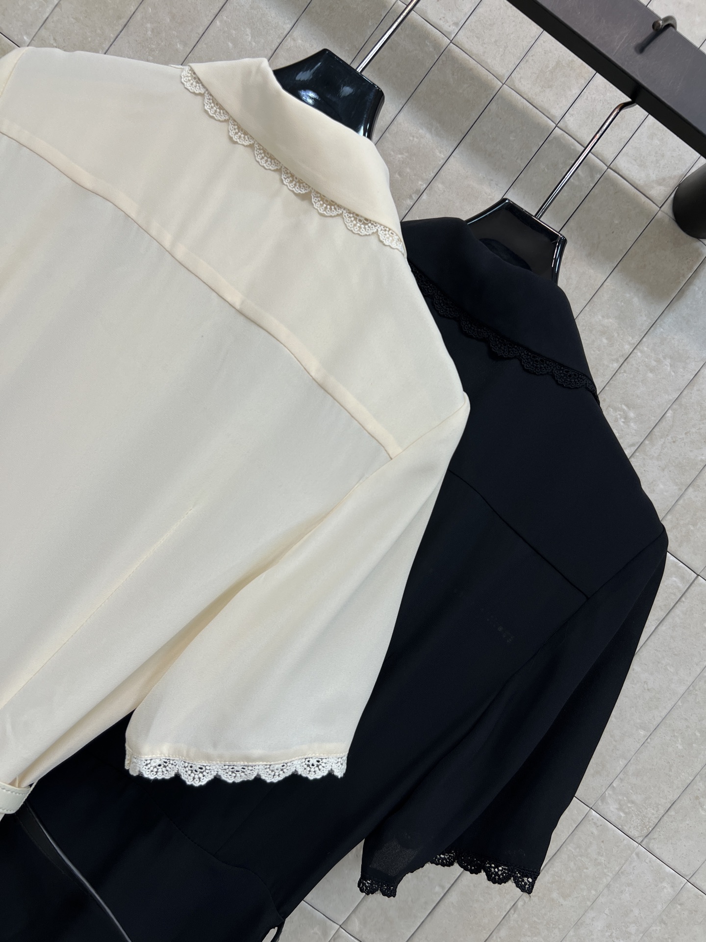 G家 26夏季新款 短袖衬衫长裙 轻薄透气面料 夏天穿超舒服 法式复古风 金属扣 腰带收腰 修饰身材比例