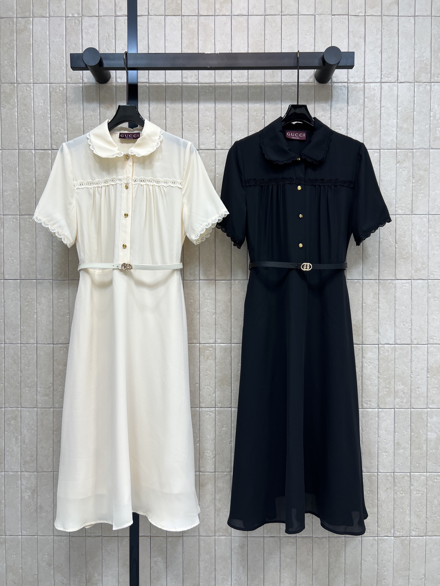 NO:878843,G Home 26 new summer style short-sleeved shirt and long skirt. Light and breathable fabric. Super comfortable to wear in summer. French retro style. Metal buckle. Belt to tighten waist. Modify body proportions. Elegant and show temperament. Lace neckline and cuffs. Perfect details. Loose hem to cover the flesh. OK for daily commuting. Gentle and versatile. Pair with light-colored shoes or small bag. Fresh and full. Two colors and three sizes. Size/S-M-L,,gucci,skirts,shirts,T-shirt,19860909G家 26夏季新款 短袖衬衫长裙 轻薄透气面料 夏天穿超舒服 法式复古风 金属扣 腰带收腰 修饰身材比例 优雅又显气质 蕾丝领口和袖口 细节满分 裙摆宽松遮肉 通勤日常都OK 温柔百搭 配浅色鞋或小包 清新感拉满 两色三码Size/S-M-L,,gucci,skirts,shirts,T-shirt,,Women's clothing
