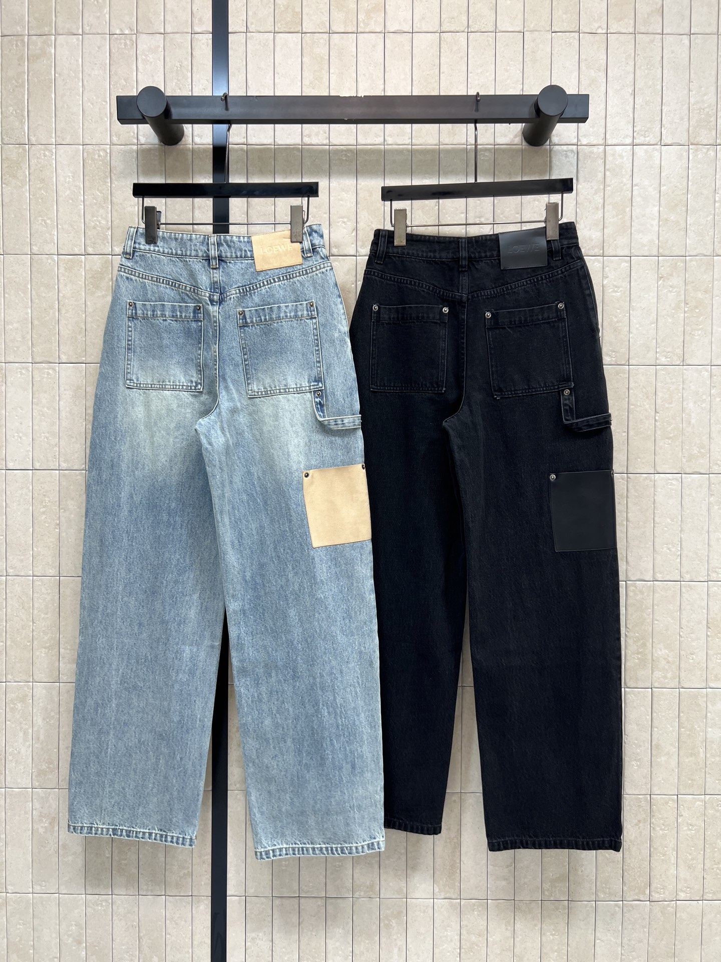 LW家 26夏季新款 高腰阔腿牛仔裤 采用水洗牛仔面料 宽松设计 高腰剪裁修饰腰线拉长腿部比例 梨形 后