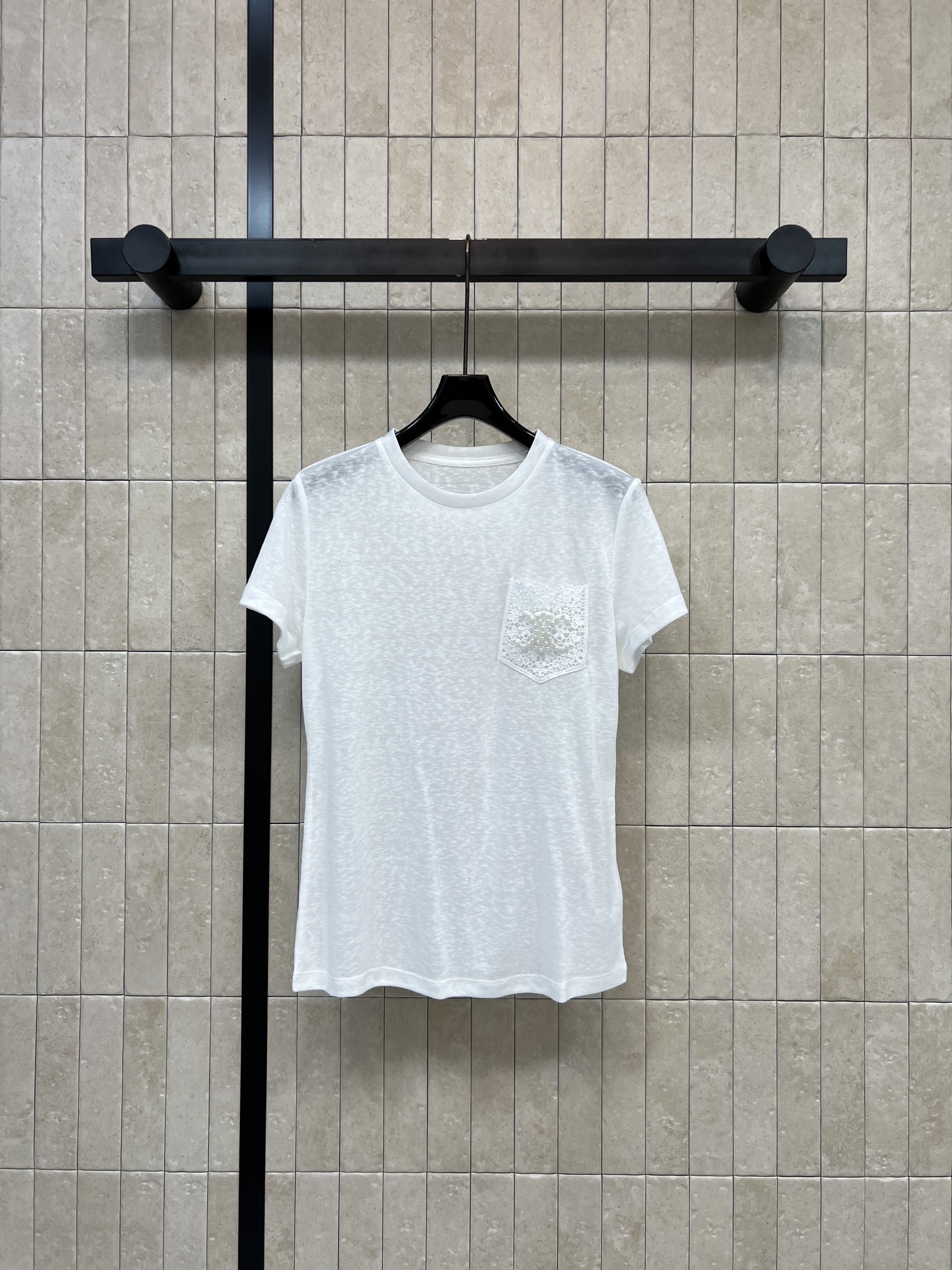 CE家 26夏季新款 镂空口袋短袖上衣 柔软亲肤又透气 夏天穿超舒服 圆领正肩版型 藏肉显瘦 镂空口袋 