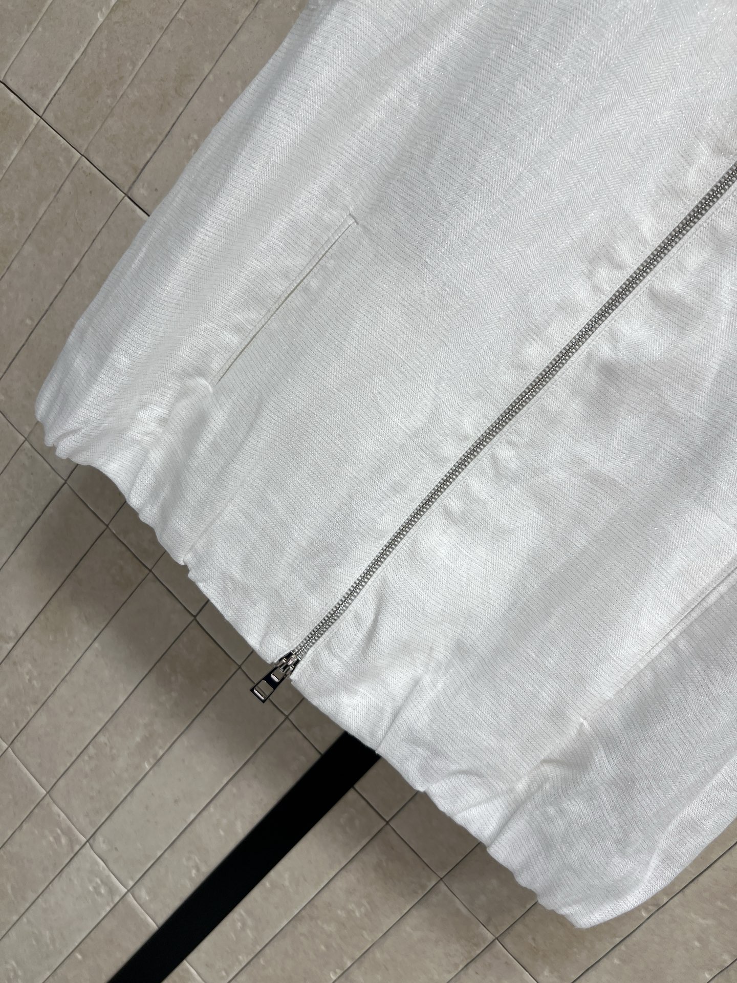 LW家 26夏季新款 亚麻马甲套装 翻领无袖马甲+高腰短裤 采用亚麻混纺面料  透气干爽 前中拉链开合利
