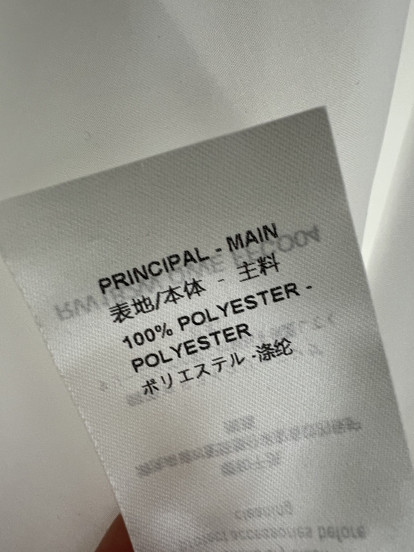 L家 26夏季新款 白色提花半裙 面料轻薄透气 通体满印暗纹不浮夸 松紧腰+前开金属长拉链 穿脱方便 两
