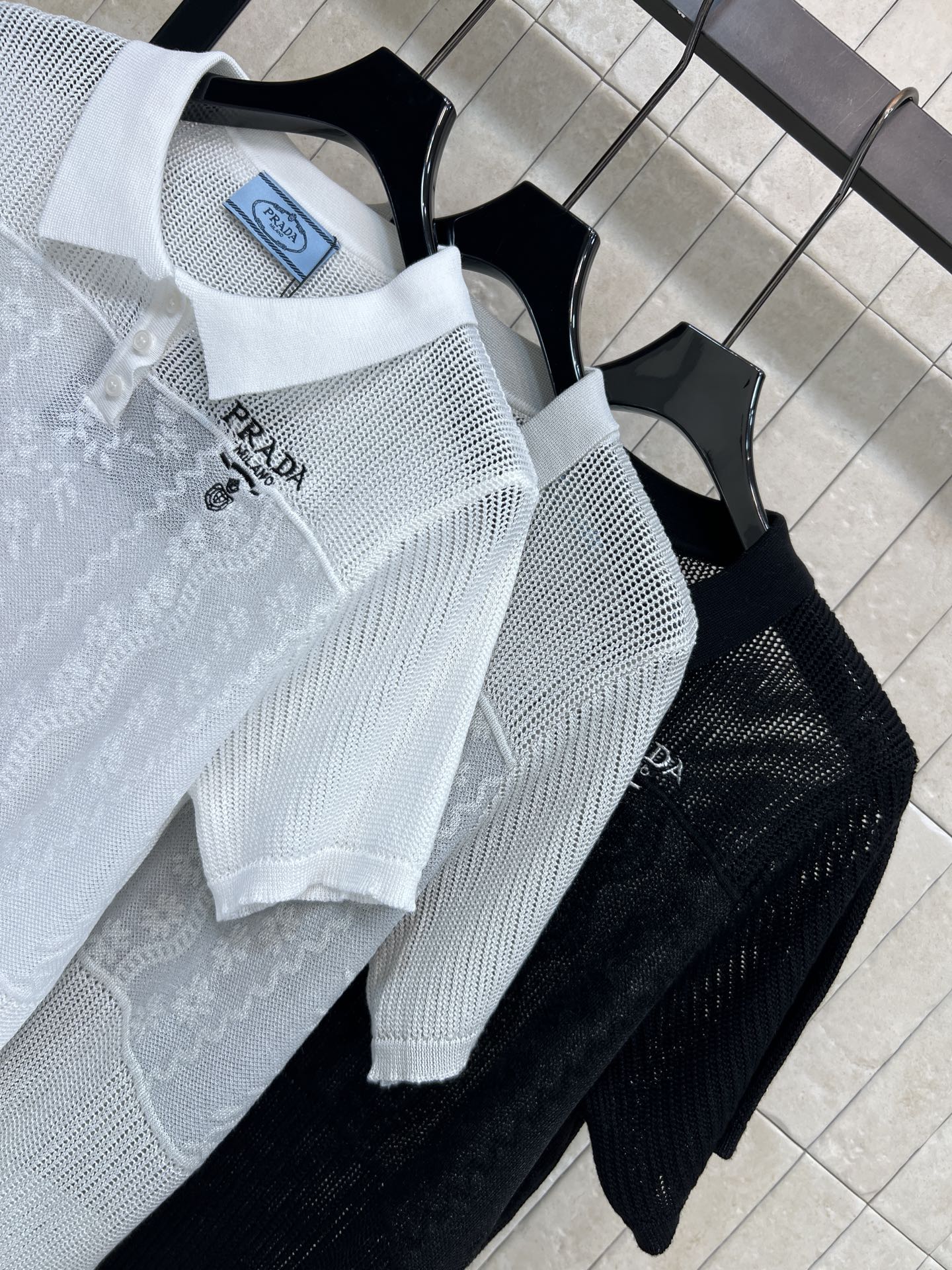 PD家 26夏季新款 polo针织短袖 采用轻薄透气天丝混纺面料 夏天穿超舒服 POLO领+镂空花纹拼接