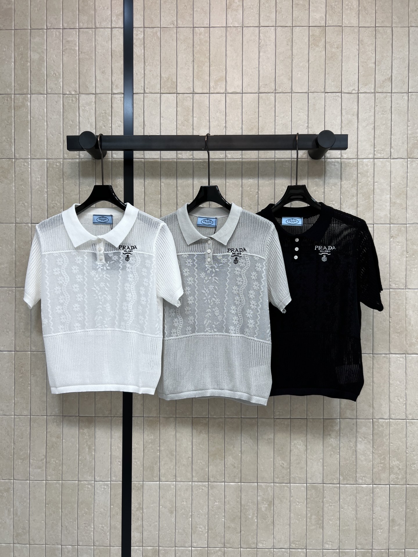 PD家 26夏季新款 polo针织短袖 采用轻薄透气天丝混纺面料 夏天穿超舒服 POLO领+镂空花纹拼接