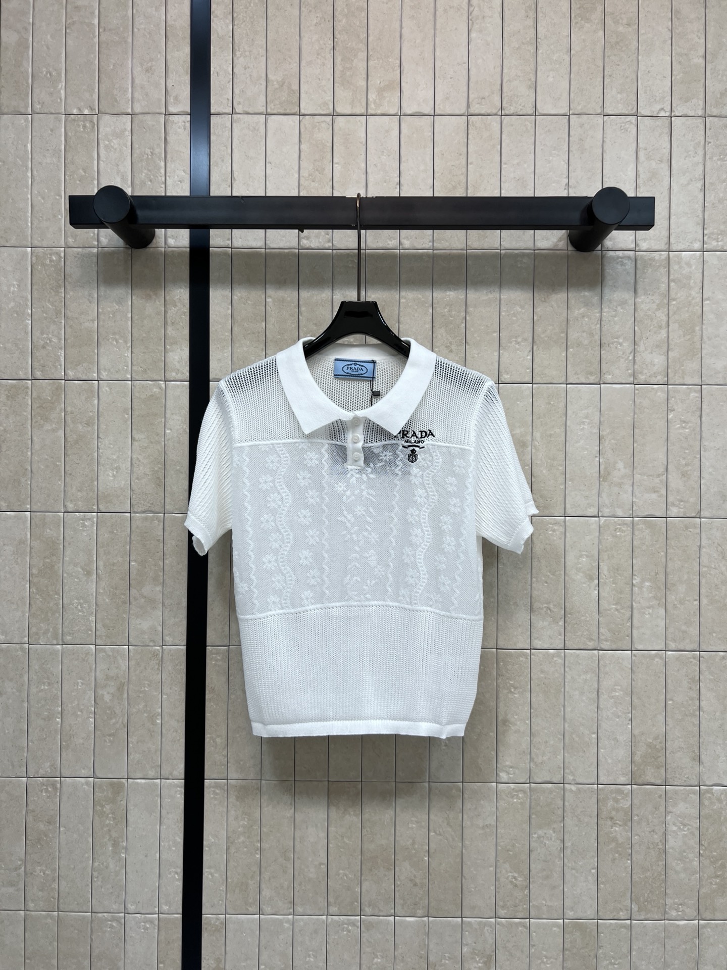 PD家 26夏季新款 polo针织短袖 采用轻薄透气天丝混纺面料 夏天穿超舒服 POLO领+镂空花纹拼接