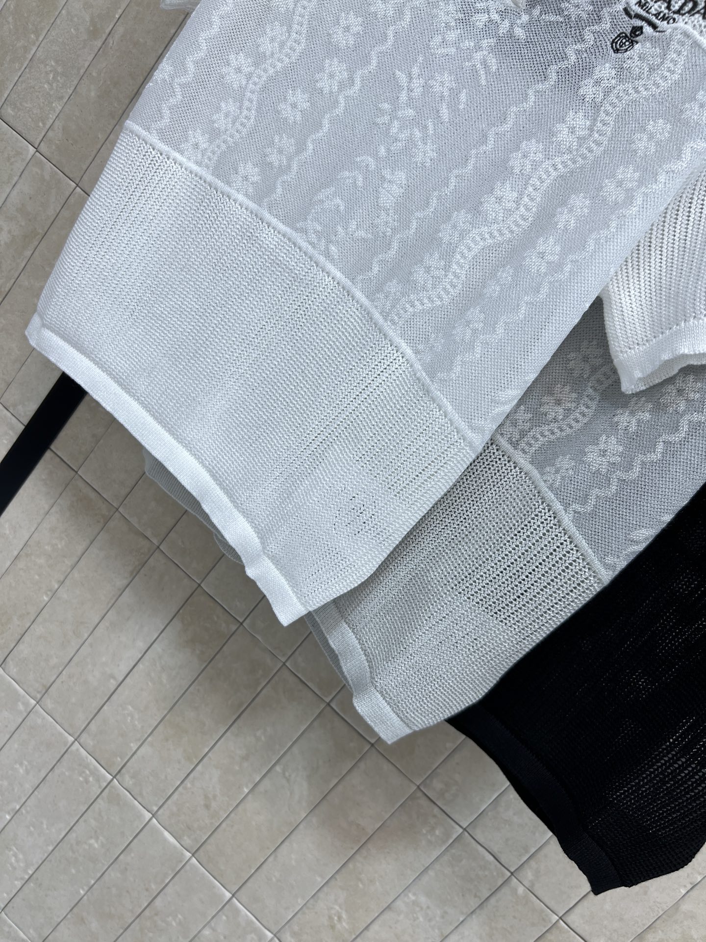 PD家 26夏季新款 polo针织短袖 采用轻薄透气天丝混纺面料 夏天穿超舒服 POLO领+镂空花纹拼接