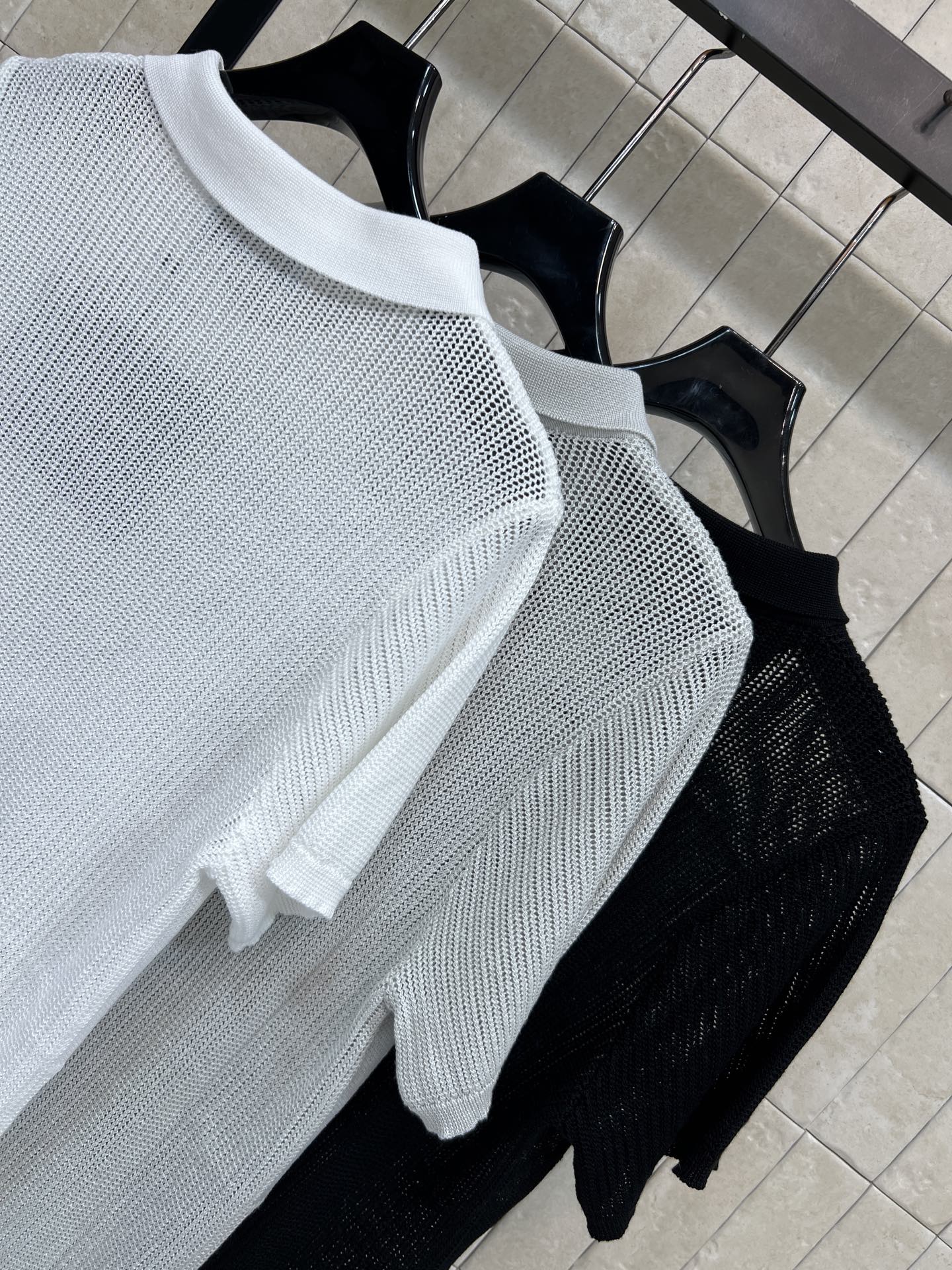 PD家 26夏季新款 polo针织短袖 采用轻薄透气天丝混纺面料 夏天穿超舒服 POLO领+镂空花纹拼接