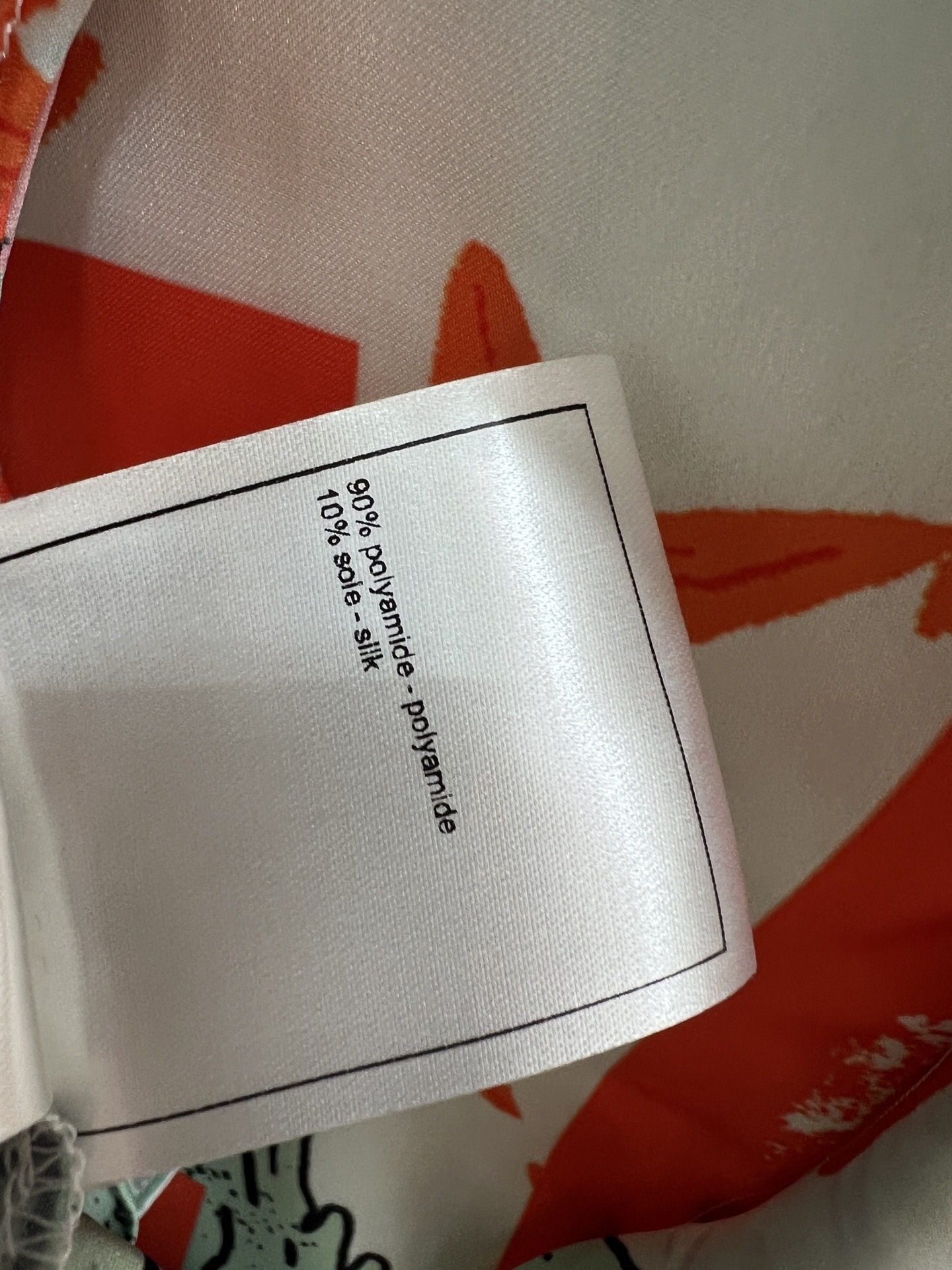 C家 26夏季新款 印花无袖连衣裙​​ 轻薄面料超适合夏天 整片立体荷叶边 藏肉又灵动 层次感满满 度假