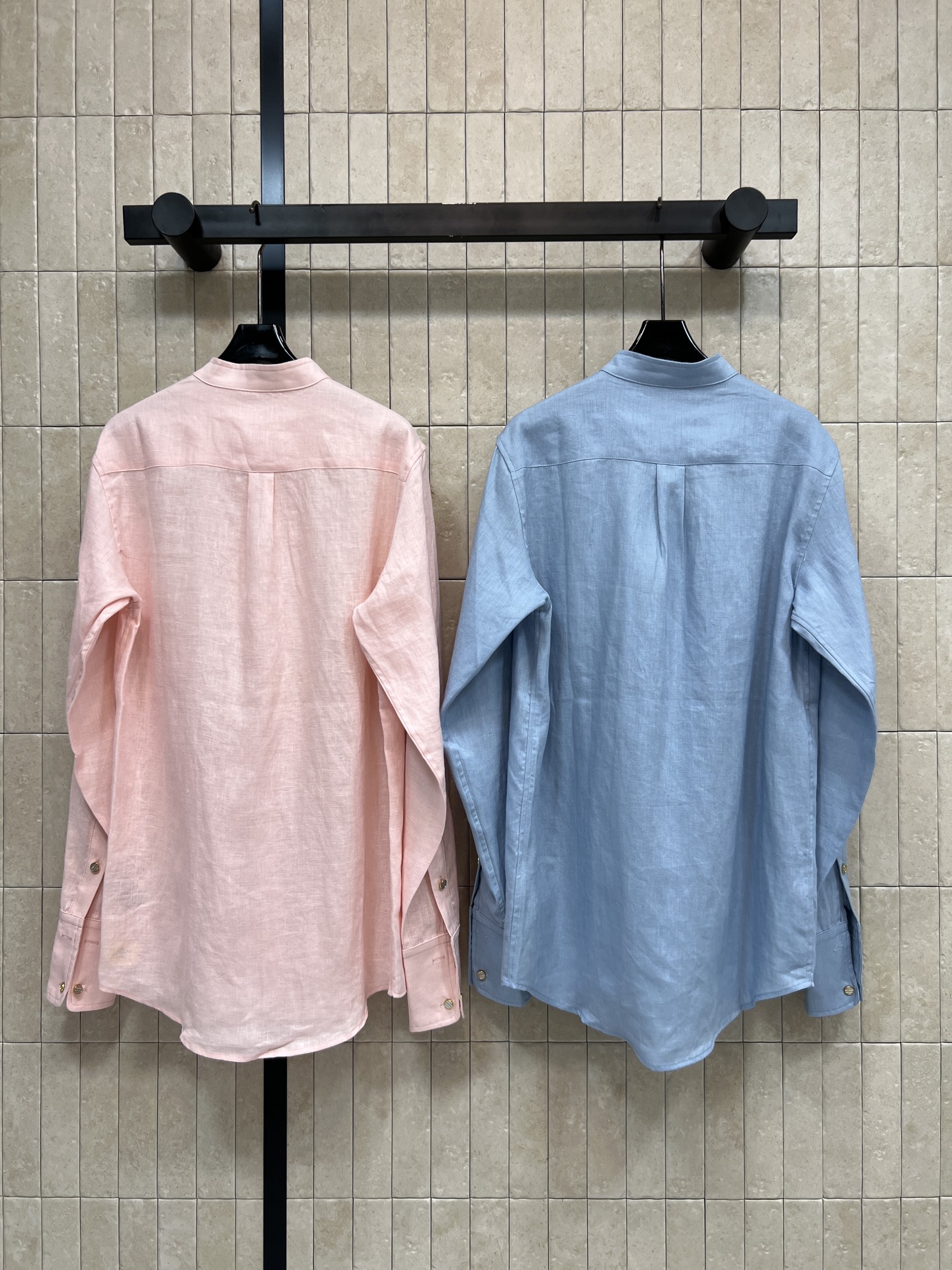 lp🌹家 26夏季新款 亚麻立领衬衫 采用亚麻面料 透气吸湿 夏天穿超舒服 小立领设计带点中式文雅 宽松