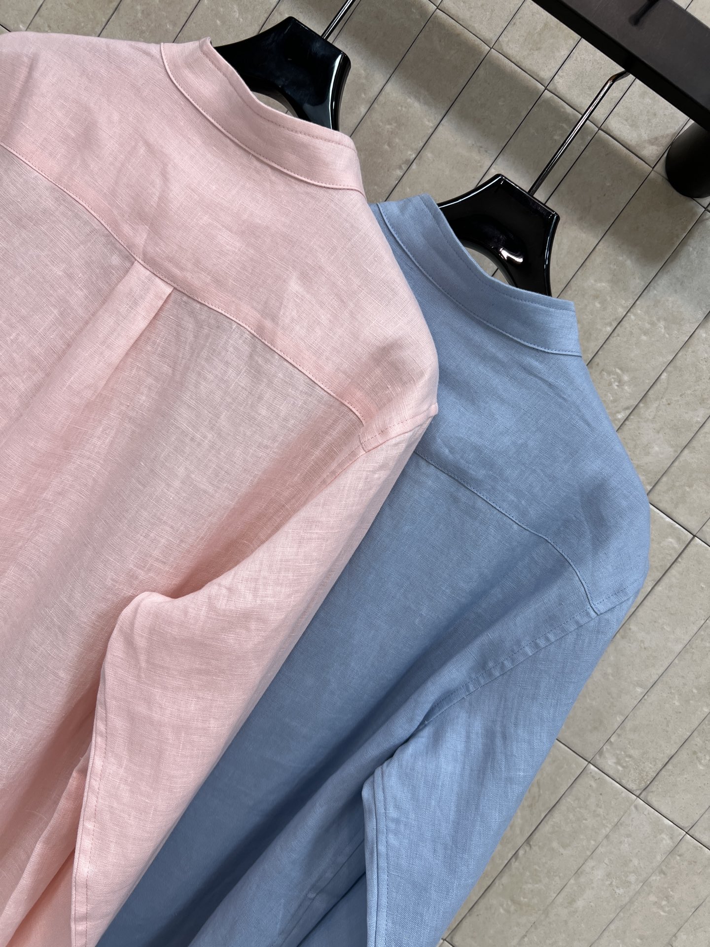 lp🌹家 26夏季新款 亚麻立领衬衫 采用亚麻面料 透气吸湿 夏天穿超舒服 小立领设计带点中式文雅 宽松