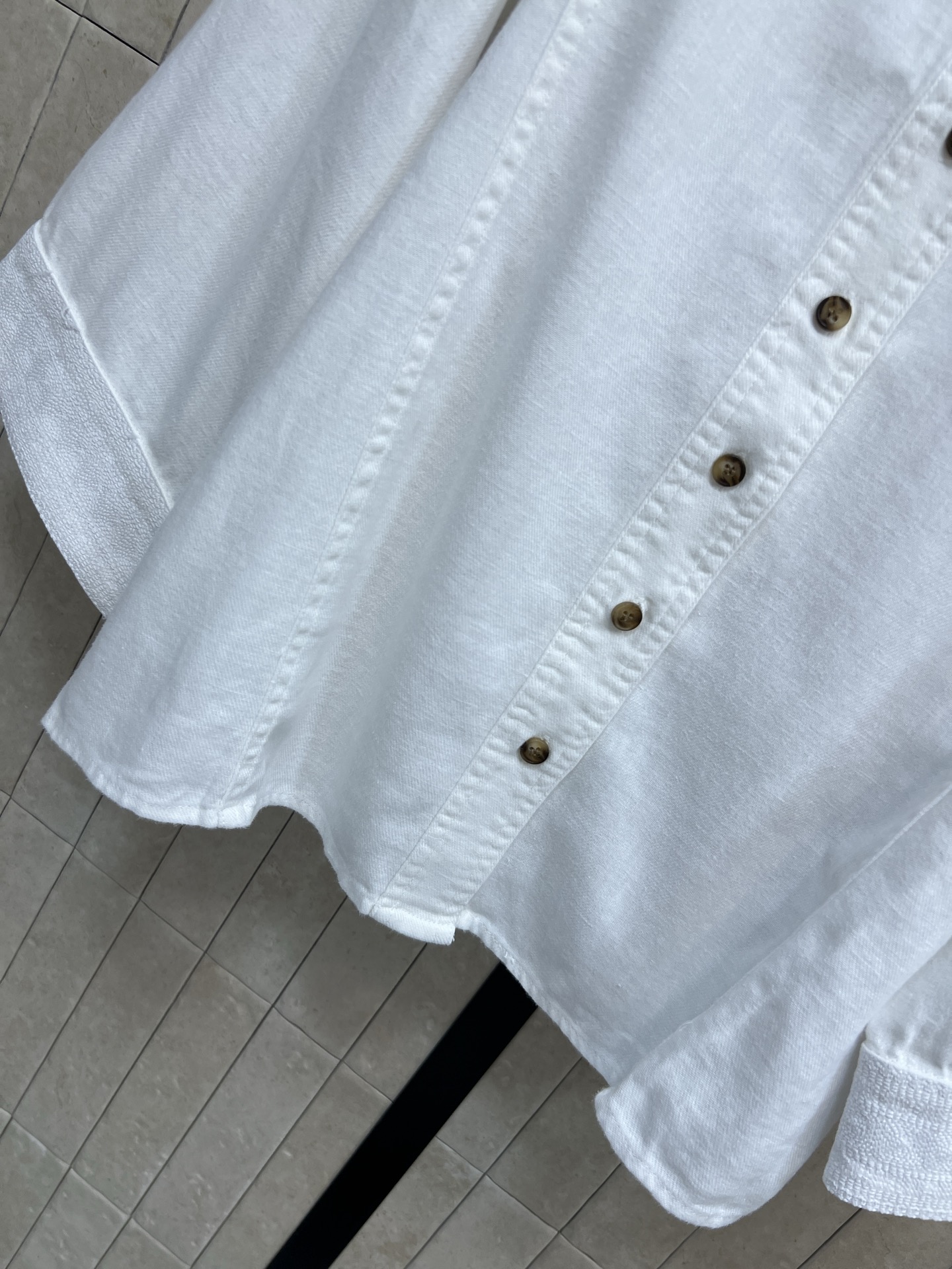 lp🌹家 26夏季新款 新中式亚麻衬衫 采用亚麻面料 透气吸湿 夏天穿超舒服 新中式立领+复古木扣 七分