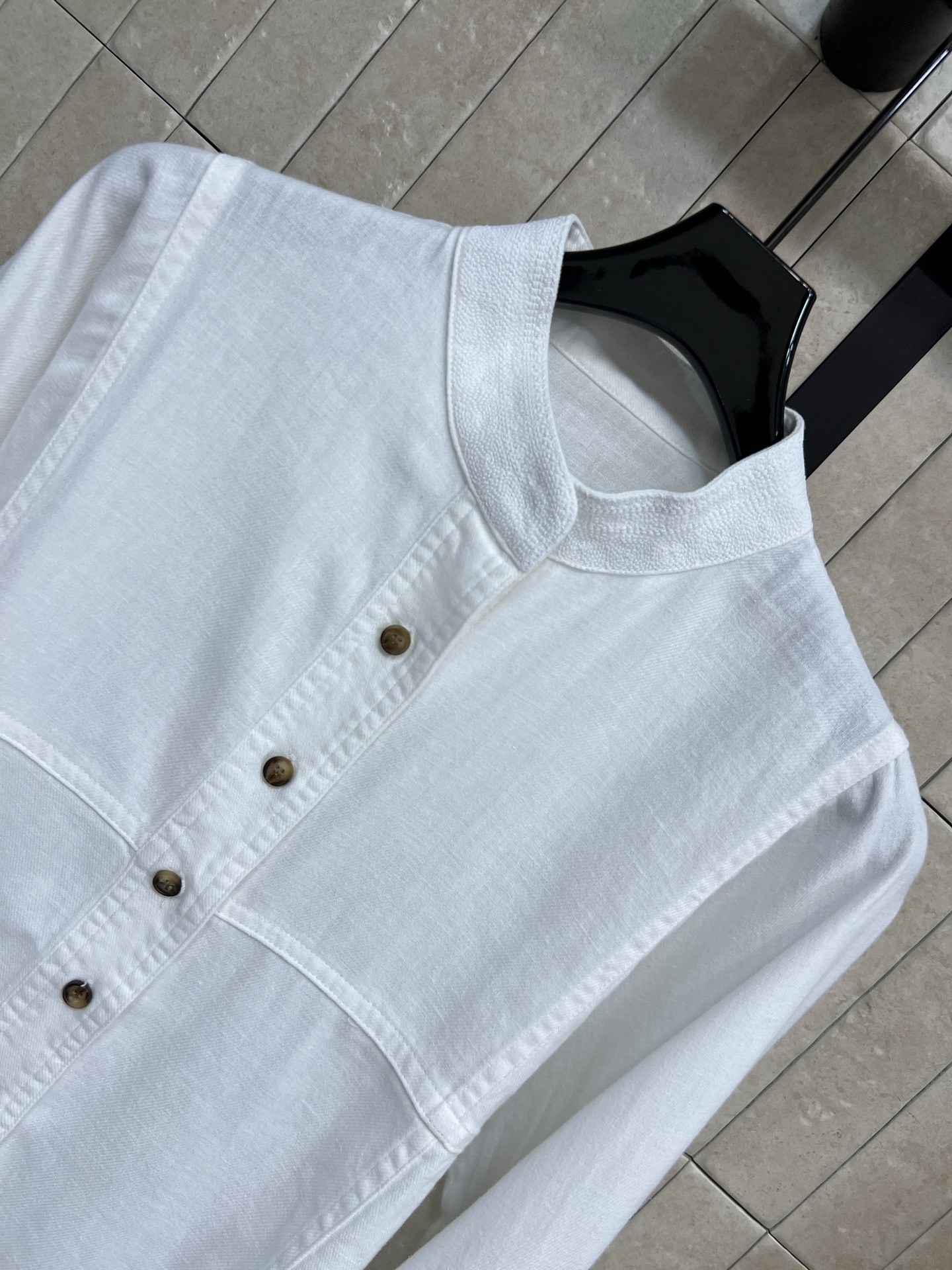 lp🌹家 26夏季新款 新中式亚麻衬衫 采用亚麻面料 透气吸湿 夏天穿超舒服 新中式立领+复古木扣 七分