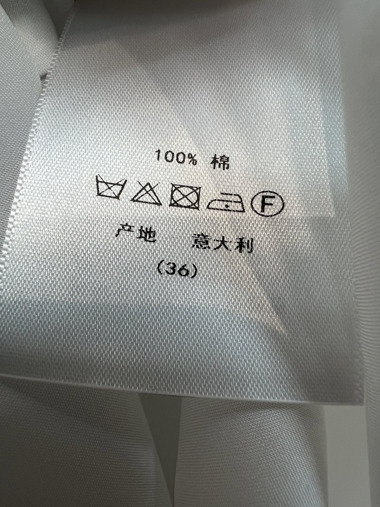 D家 26夏季新款 花卉印花百褶半裙​​ 面料棉质轻薄垂顺透气 带麻感  复古花卉白底配柔和色彩 法式氛