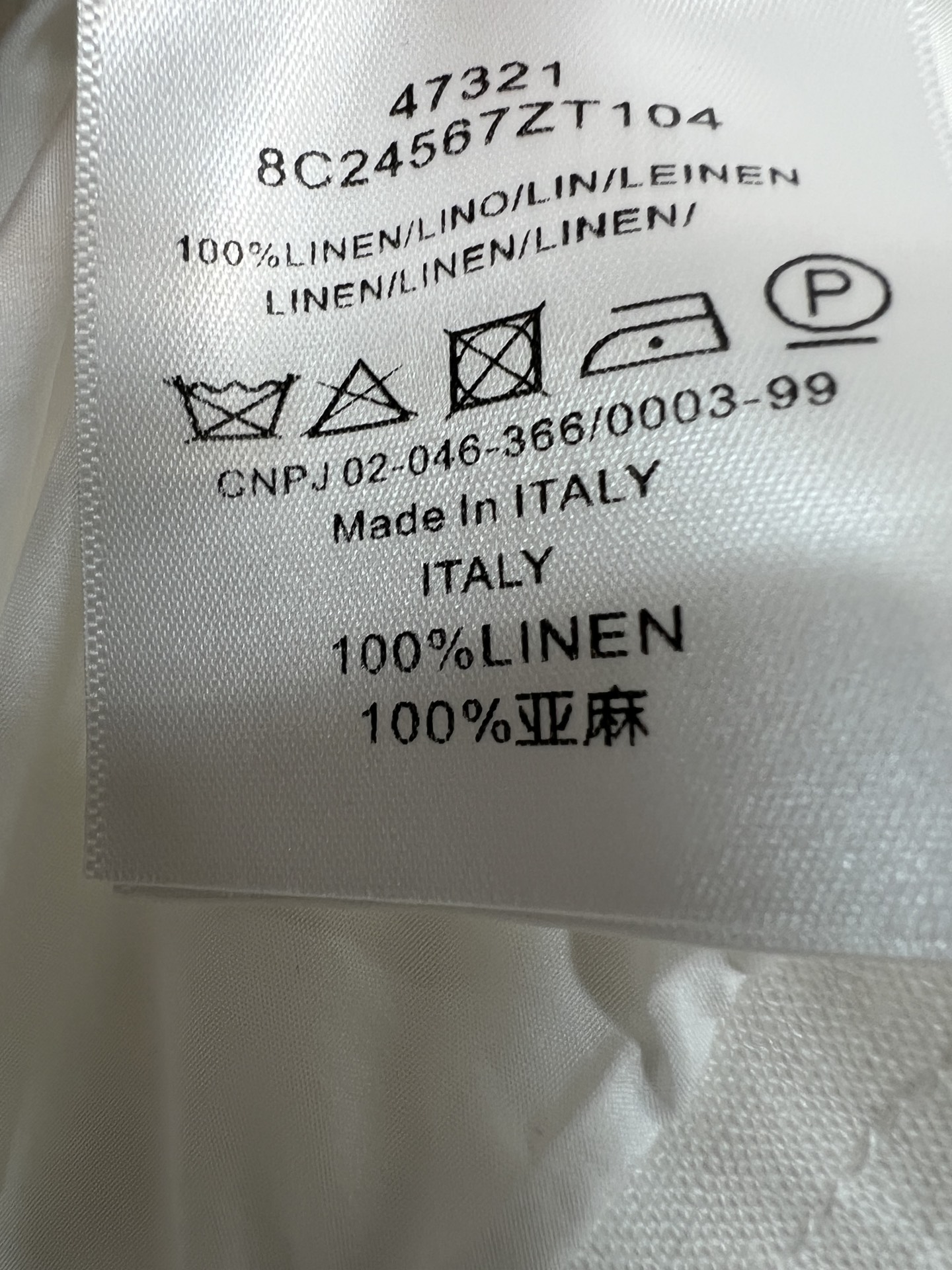 L 家 26夏季新款 白色无袖亚麻连衣裙 采用亚麻面料轻薄透气 夏天穿超舒服 圆领+金属纽扣设计 简约又
