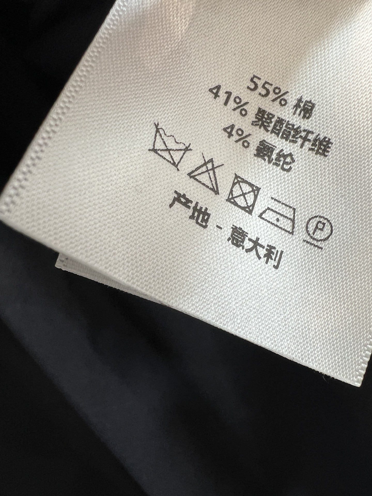 D家 26夏季新款 工装衬衫连衣裙 高品质棉质面料 穿着舒适又挺括 短袖衬衫式设计 胸前刺绣徽章超有辨识