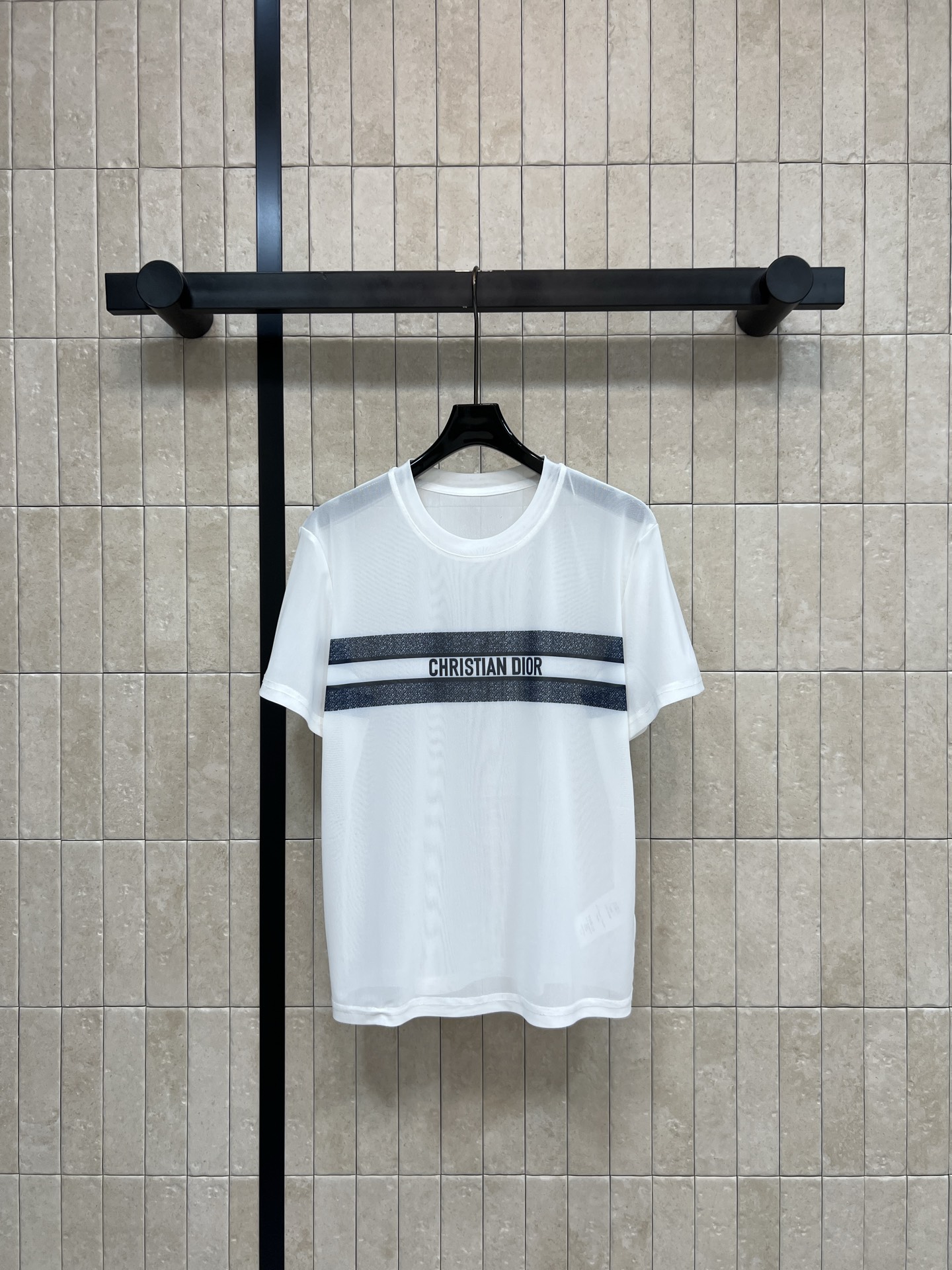 D家 26夏季新款 条纹字母T恤 面料柔软又透气 夏天穿超舒服！胸前logo+撞色条纹 简约又有辨识度 