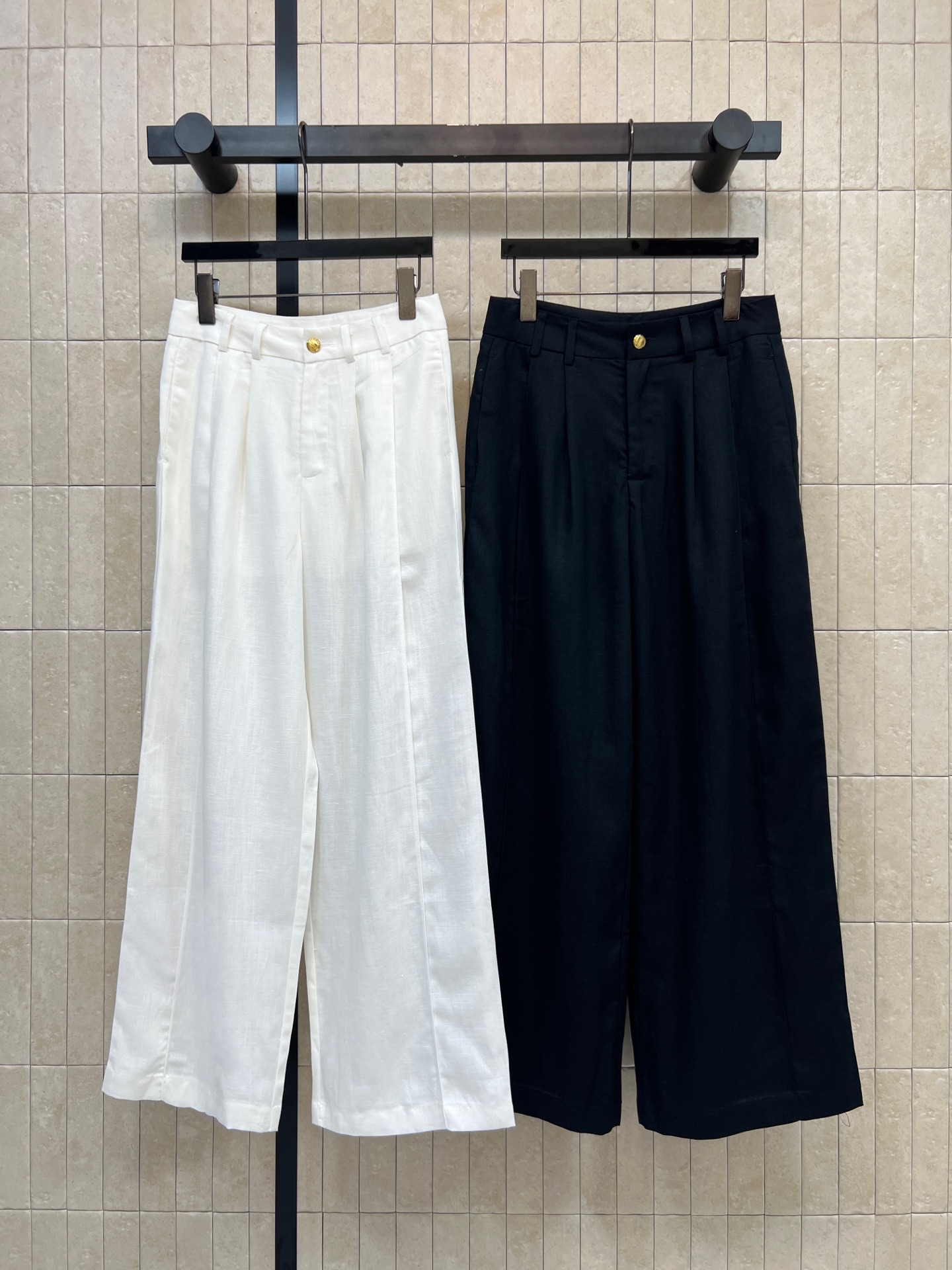 D家 26夏季新款 亚麻高腰阔腿裤 采用亚麻面料 轻薄透气 夏天穿超舒服 高腰设计 显瘦显高梨形身材友好