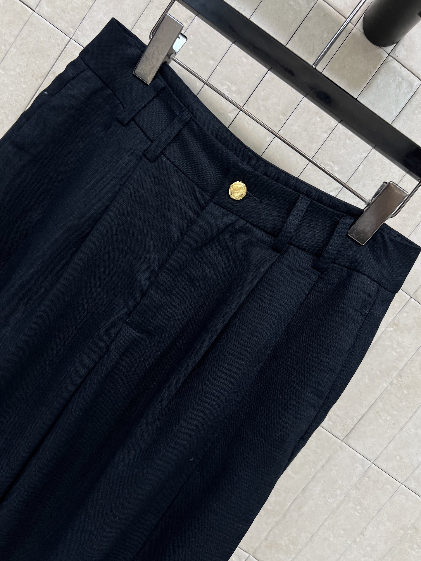 D家 26夏季新款 亚麻高腰阔腿裤 采用亚麻面料 轻薄透气 夏天穿超舒服 高腰设计 显瘦显高梨形身材友好