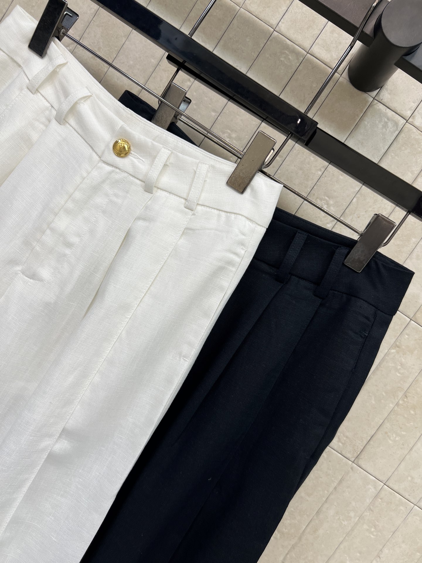D家 26夏季新款 亚麻高腰阔腿裤 采用亚麻面料 轻薄透气 夏天穿超舒服 高腰设计 显瘦显高梨形身材友好