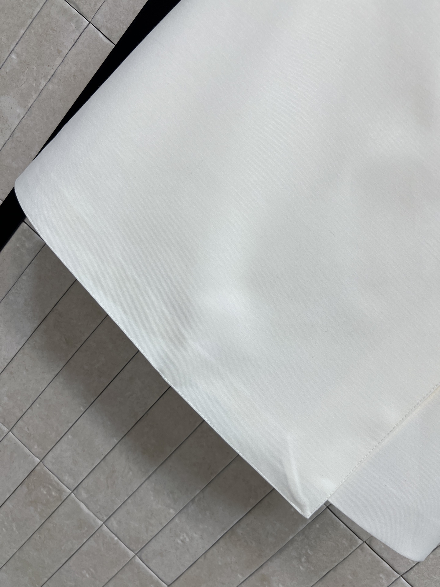 D家 26夏季新款 奶白色高腰裤裙 高腰设计+金色圆环扣 简约又超有辨识度 面料挺括有型 高腰修饰胯部线