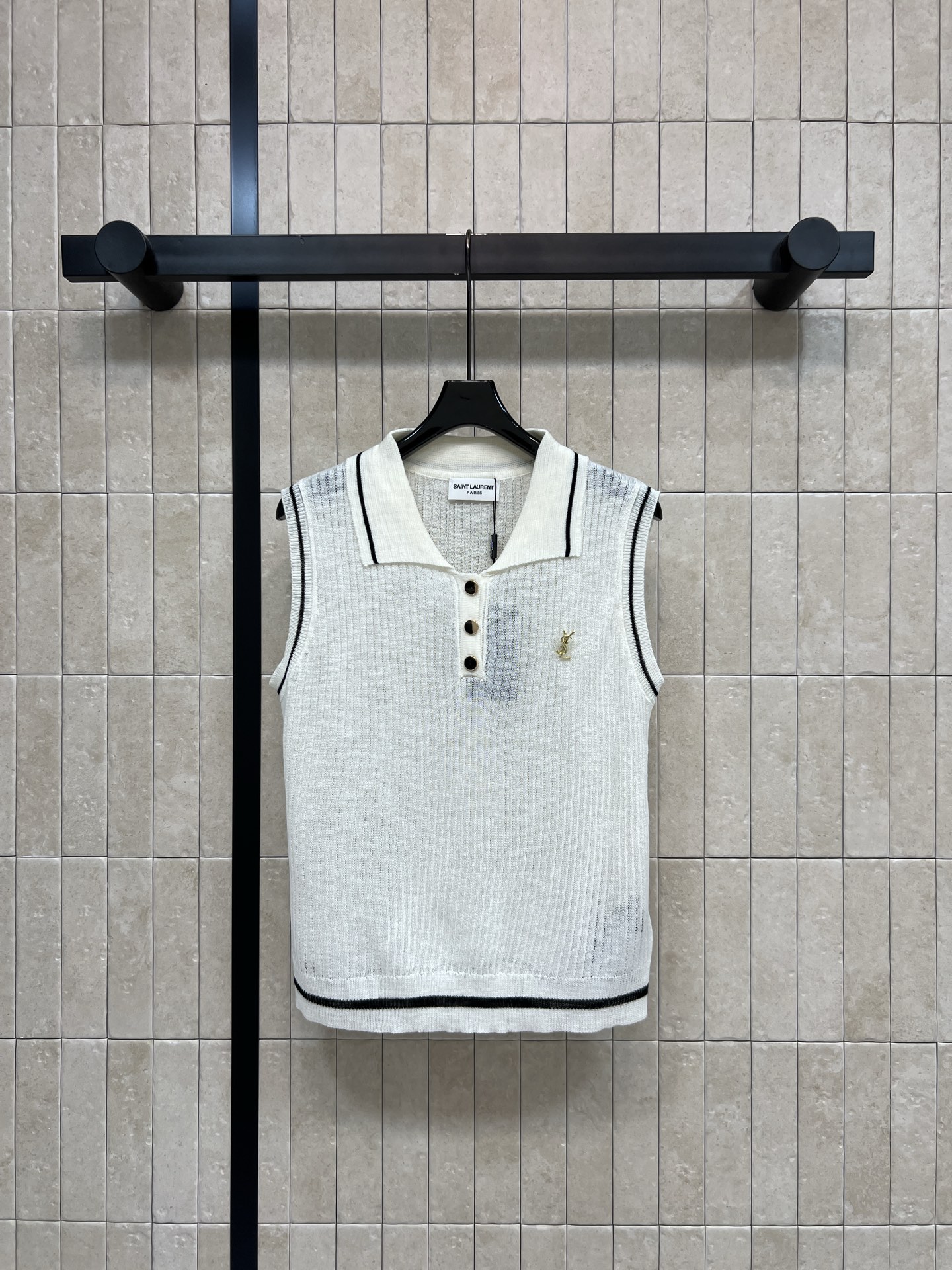 Slp🌹家 26夏季新款 Polo领针织背心 采用天丝混纺针织面料 竖坑条 轻薄微透 夏日穿着清爽舒适 