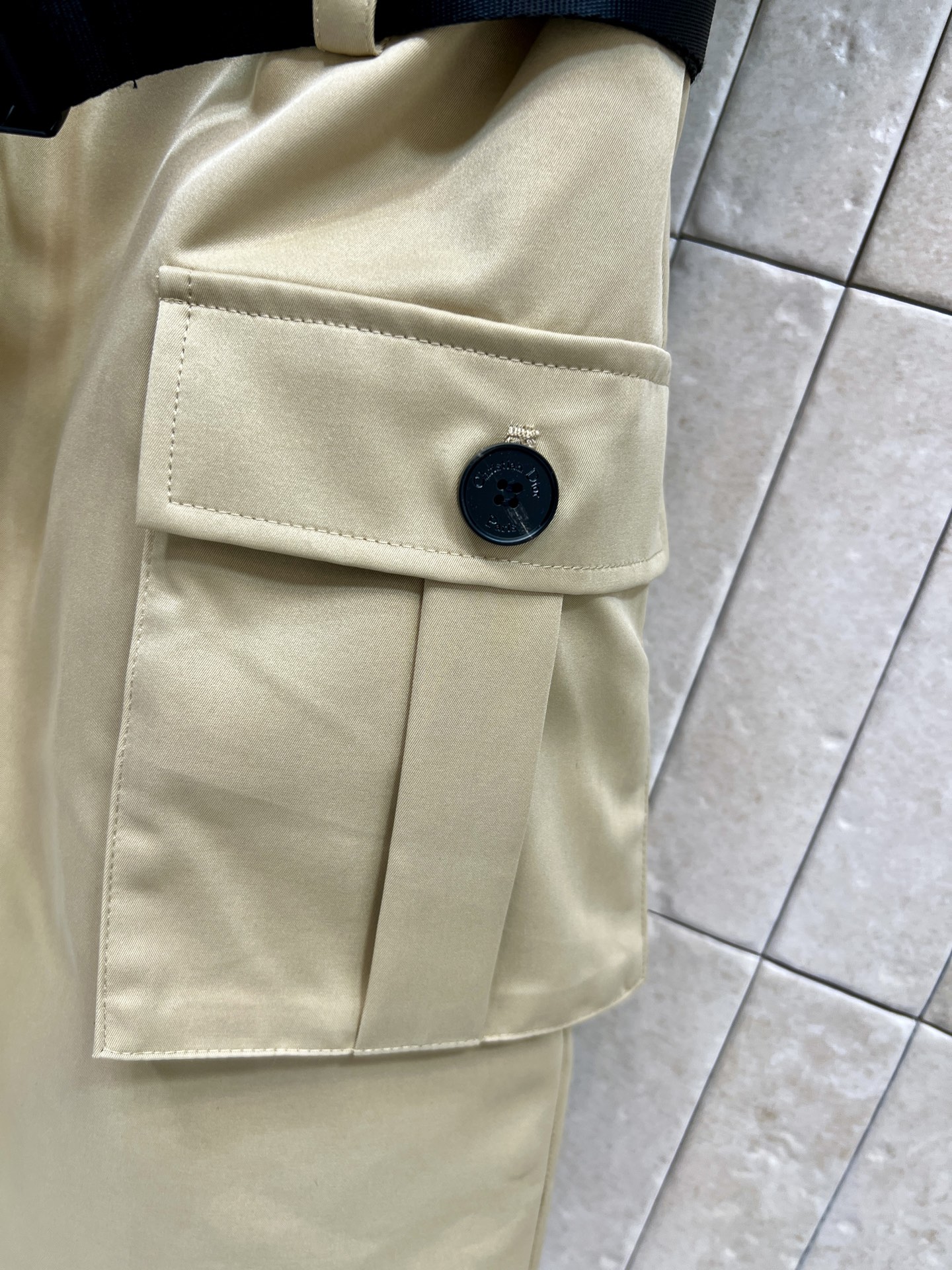 D家 26夏季新款 工装无袖衬衫裙 面料挺括 翻领肩章设计 上下工装口袋层次丰富 细节感拉满 附赠黑色机