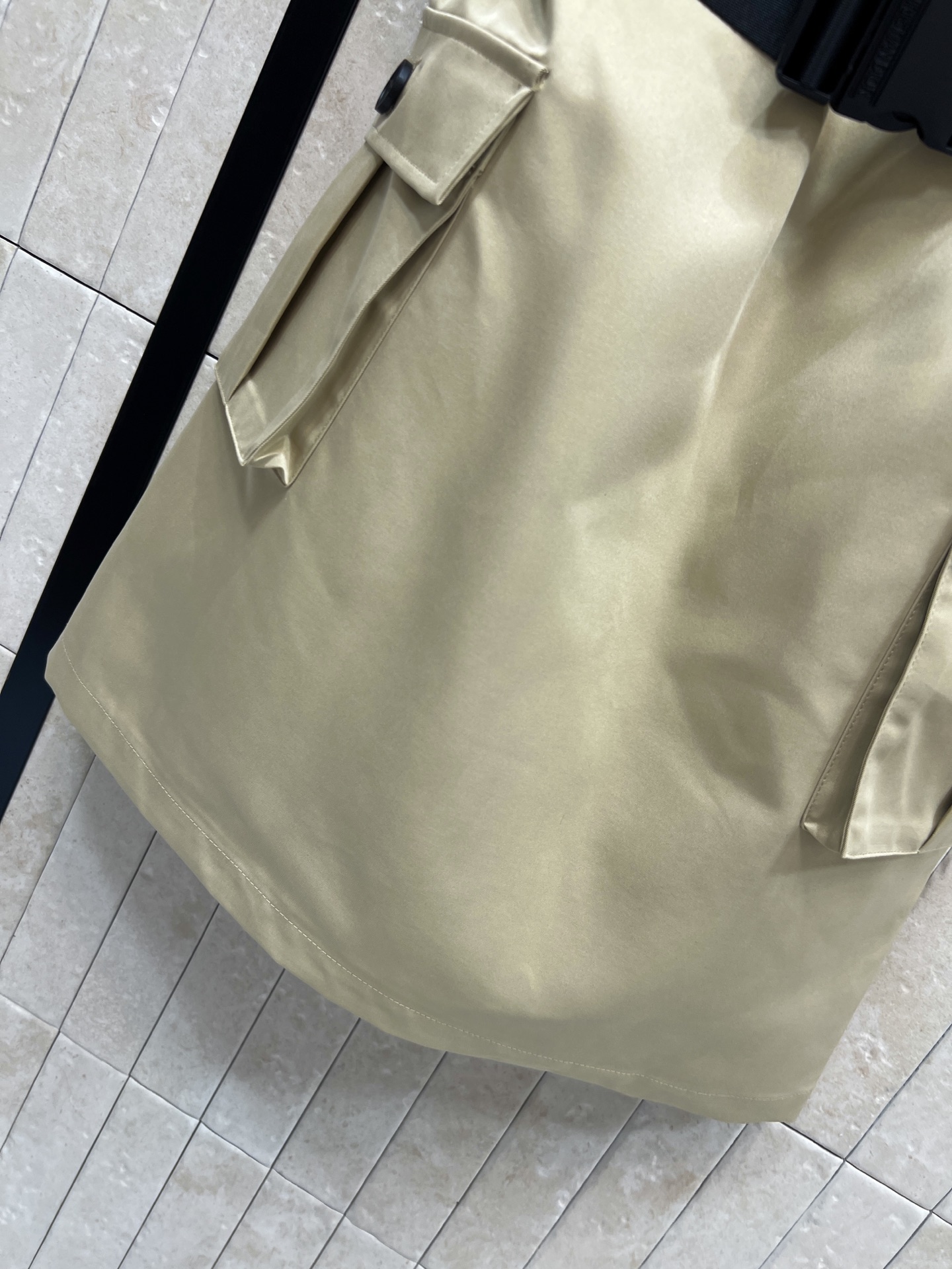 D家 26夏季新款 工装无袖衬衫裙 面料挺括 翻领肩章设计 上下工装口袋层次丰富 细节感拉满 附赠黑色机