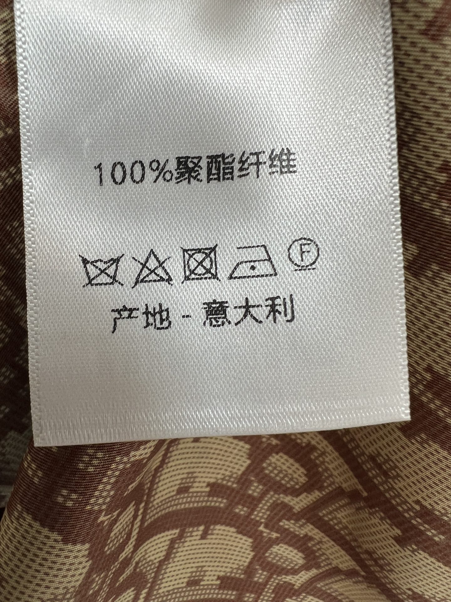 D家 26夏季新款 工装无袖衬衫裙 面料挺括 翻领肩章设计 上下工装口袋层次丰富 细节感拉满 附赠黑色机