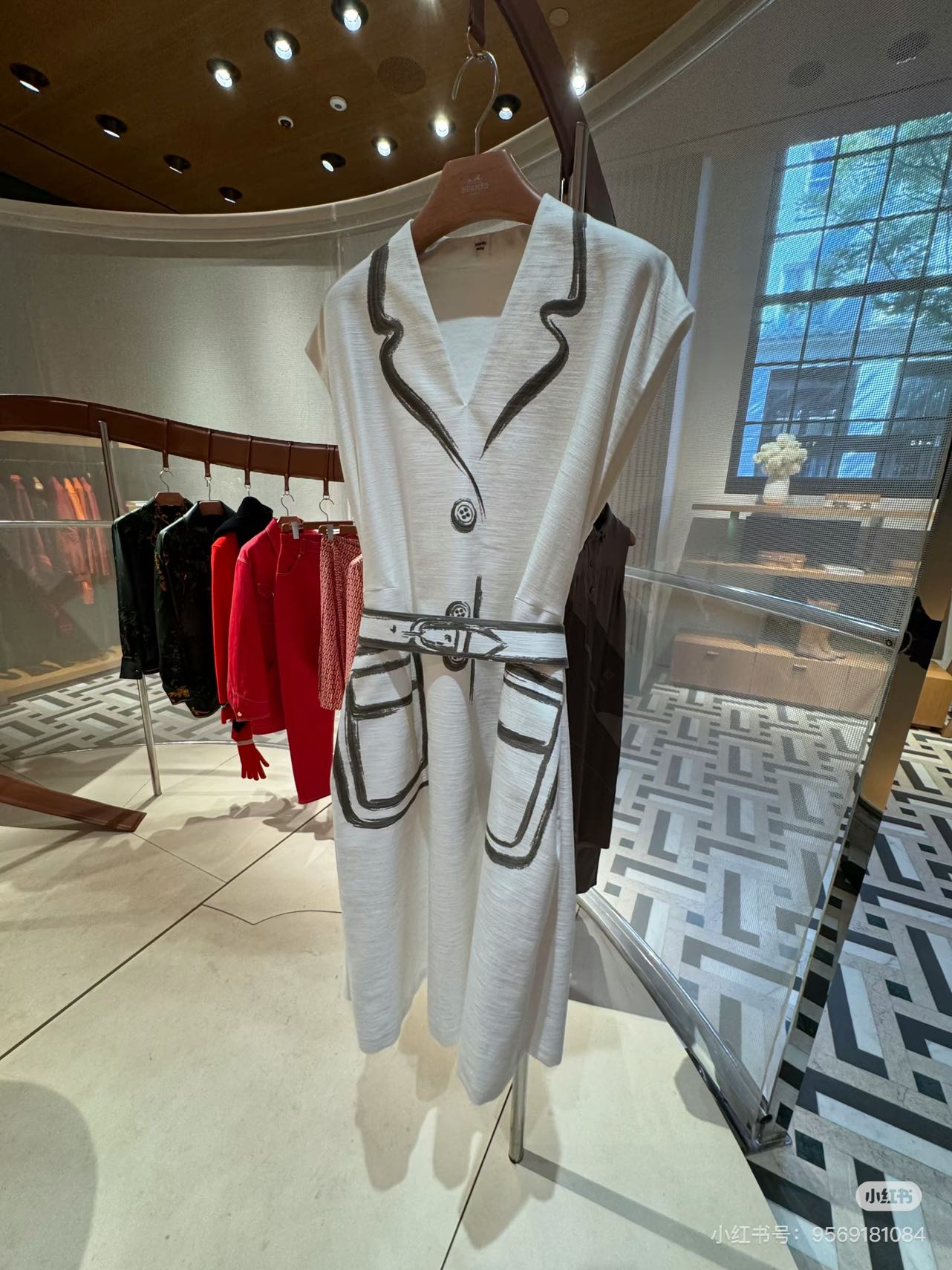 NO:909935,,,19860909,,,Women's clothing