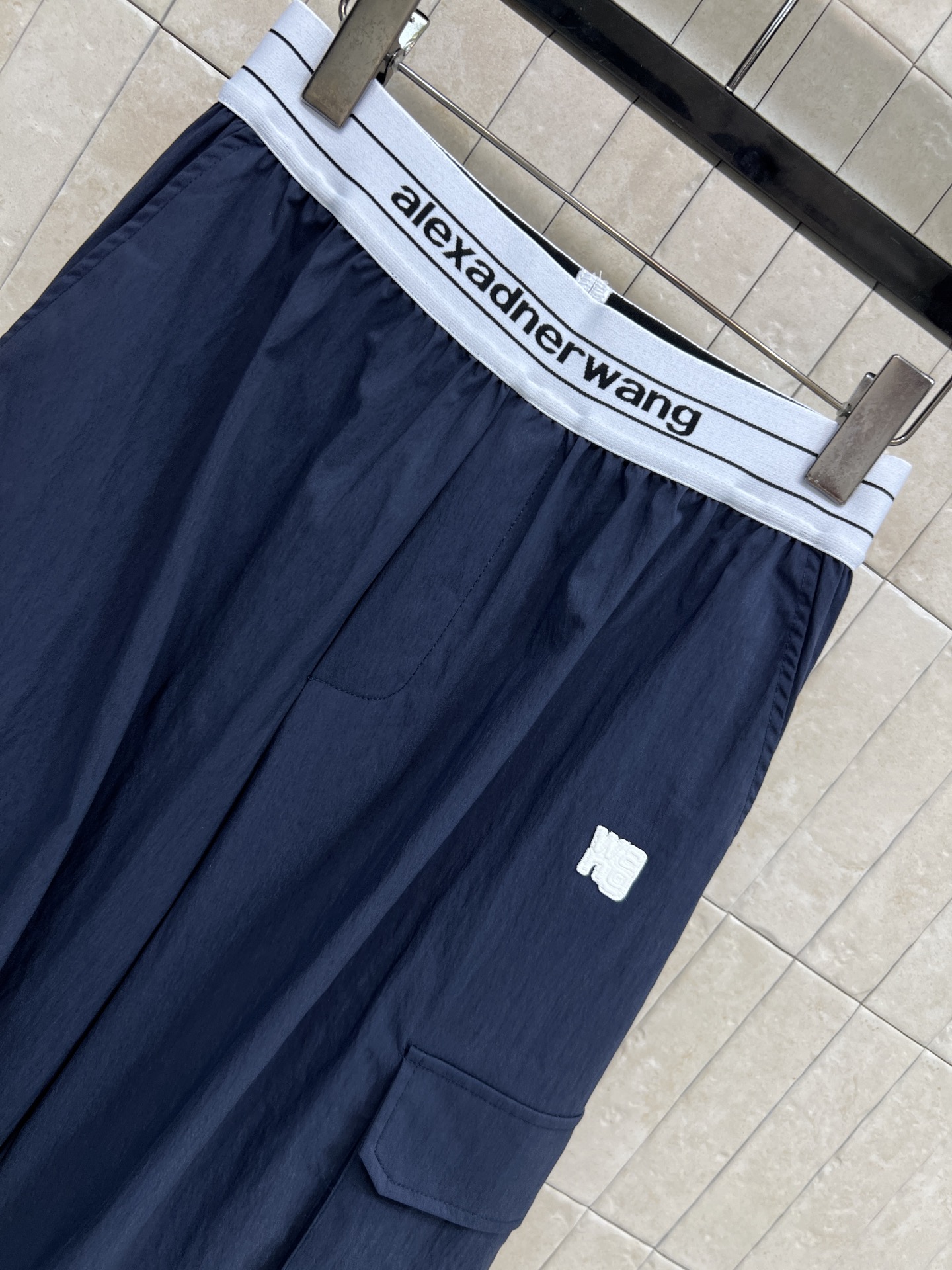 AW家 26夏季新款 字母腰头工装阔腿裤 棉质混纺面料 弹力织带腰头舒适不勒腰 双侧大容量立体工装口袋 