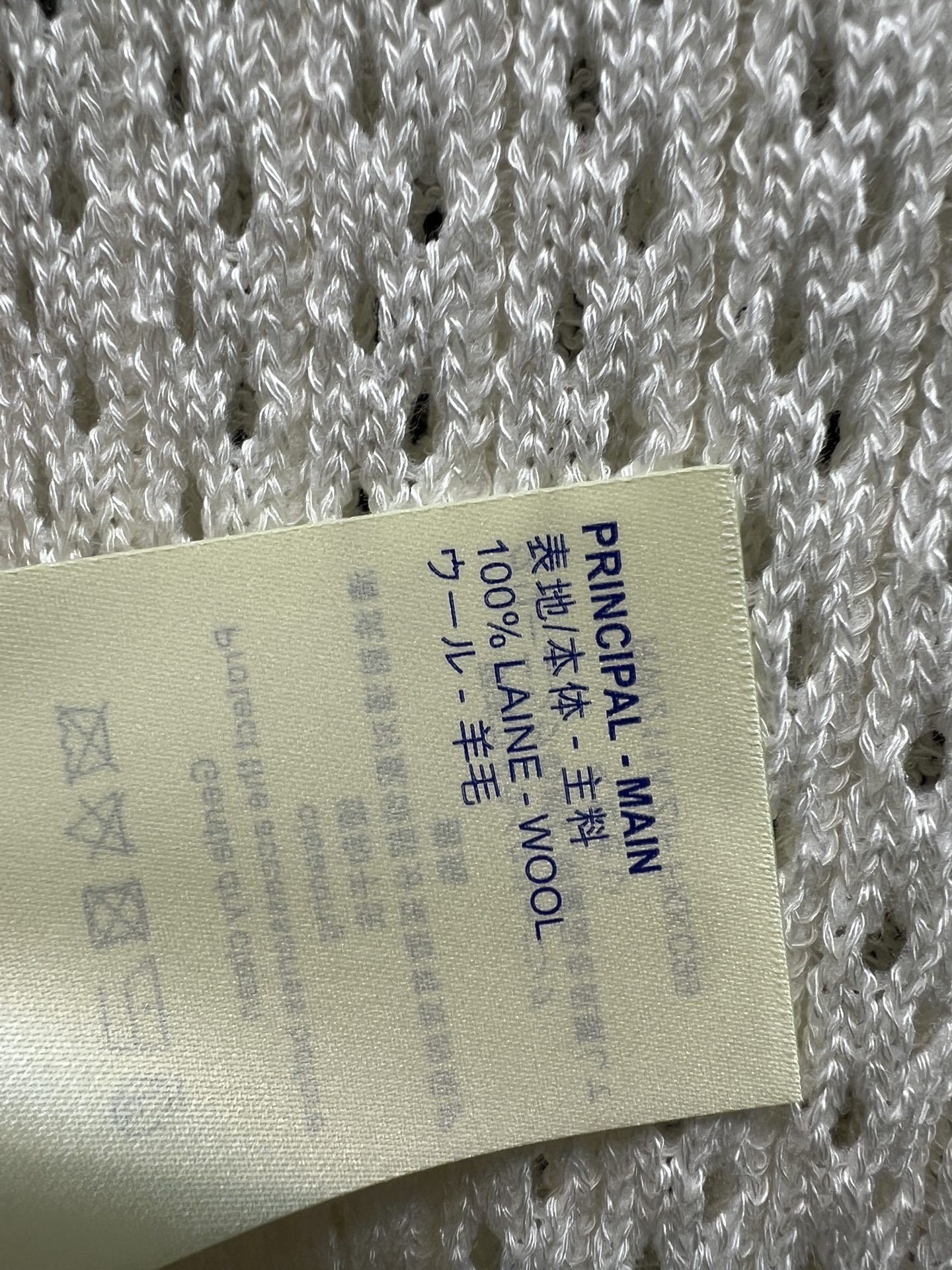 L家 26夏季新款 Polo领镂空针织短袖 采用羊毛针织面料 透气网眼清爽通透 简约小翻领搭配小V开口 