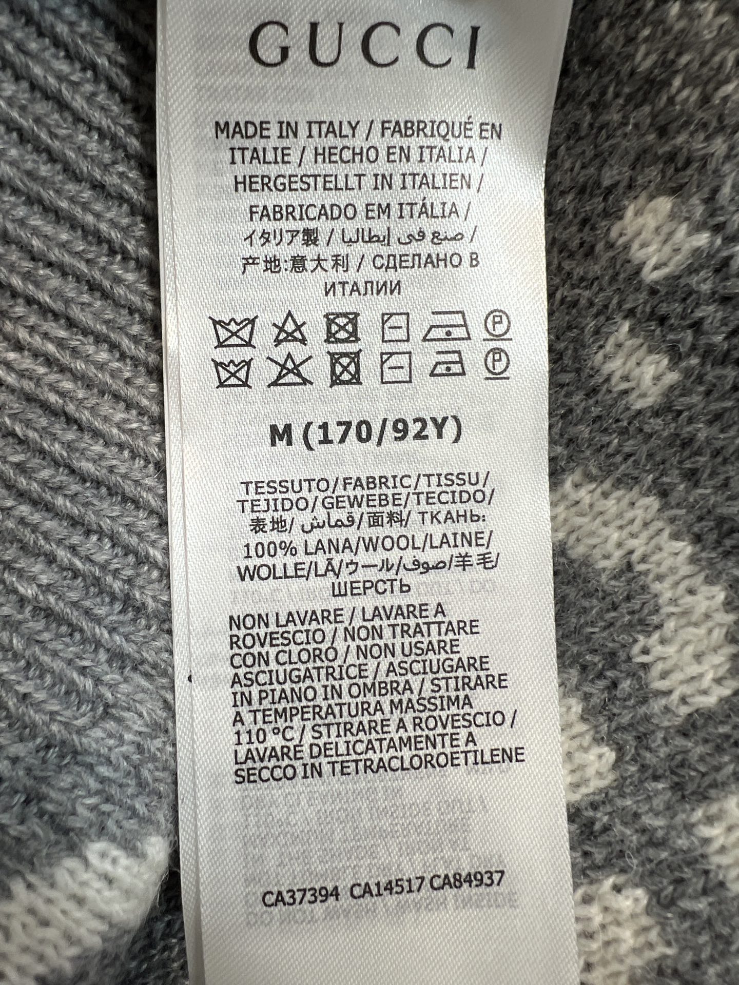 G家 26早秋新款 提花长袖针织衫 采用羊毛针织面料 软糯亲肤 衣身满铺菱格双G提花 复古辨识度拉满 罗纹领口 袖口与下