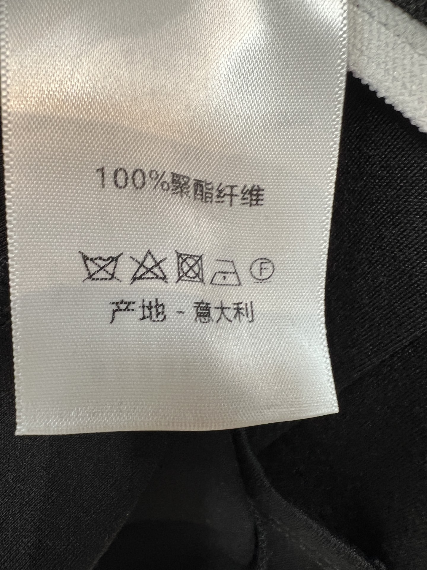 D家 26早秋新款 黑色无袖连衣裙 经典Polo翻领搭配半开金属拉链 简约利落 软糯面料舒适有型 后边白黑撞色织带+lo
