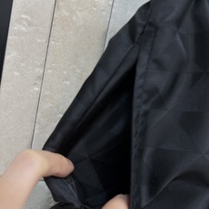 PD家 26早秋新款 暗纹抽绳半身长裙 采用尼龙面料 顺滑挺括有型 通体低调三角暗纹 侧边三角logo精致点睛 松紧抽绳 PD家 26早秋新款 暗纹抽绳半身长裙 采用尼龙面料 顺滑挺括有型 通体低调三角暗纹 侧边三角logo精致点睛 松紧抽绳