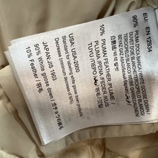 MO家 26早秋新款 立领轻薄短款羽绒服 采用白鹅绒面料 利落短款剪裁 上身轻巧不臃肿 按扣开合穿脱便捷 大贴袋口袋实用 MO家 26早秋新款 立领轻薄短款羽绒服 采用白鹅绒面料 利落短款剪裁 上身轻巧不臃肿 按扣开合穿脱便捷 大贴袋口袋实用