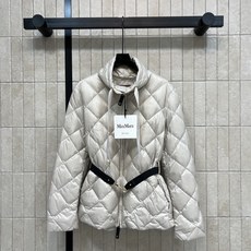 M家 26秋冬新款 立领收腰羽绒服 经典菱格衍缝走线饱满蓬松白鹅绒填充 立领抽绳设计防风保暖 精致金属拉链顺滑耐用 可拆 M家 26秋冬新款 立领收腰羽绒服 经典菱格衍缝走线饱满蓬松白鹅绒填充 立领抽绳设计防风保暖 精致金属拉链顺滑耐用 可拆