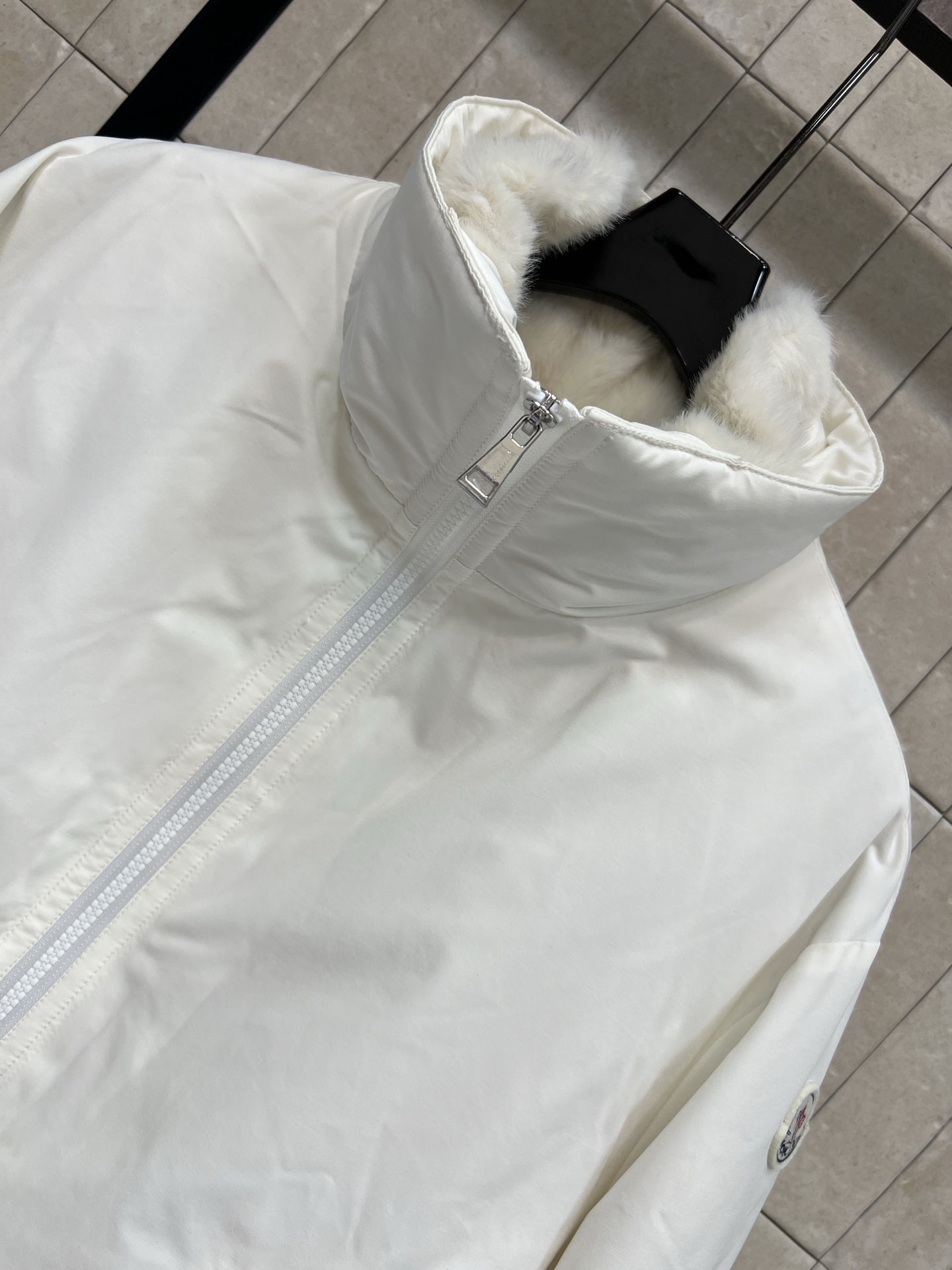 MO家 26秋冬新款 立领羽绒外套 外层防风结实耐造 拉链开合便捷 松紧袖口锁住温度 可拆式羽绒马甲两件结构 一衣多穿 